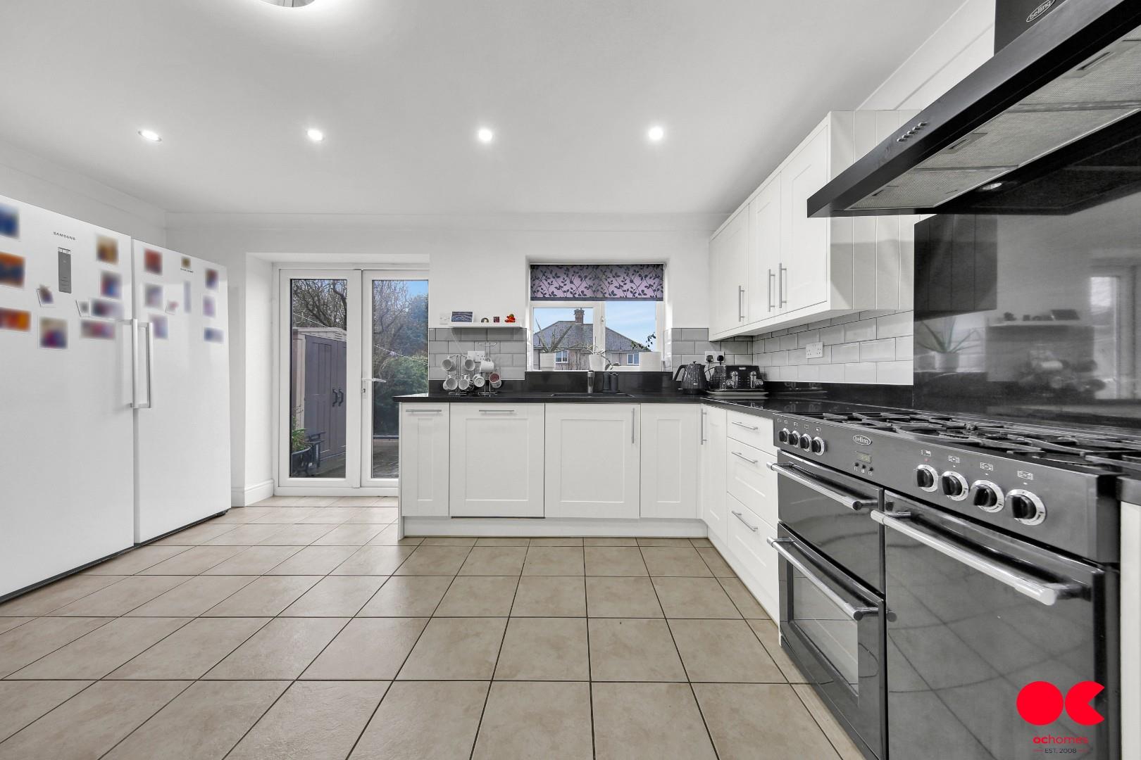 3 bed semi-detached house for sale in Clitheroe Road, Romford  - Property Image 22