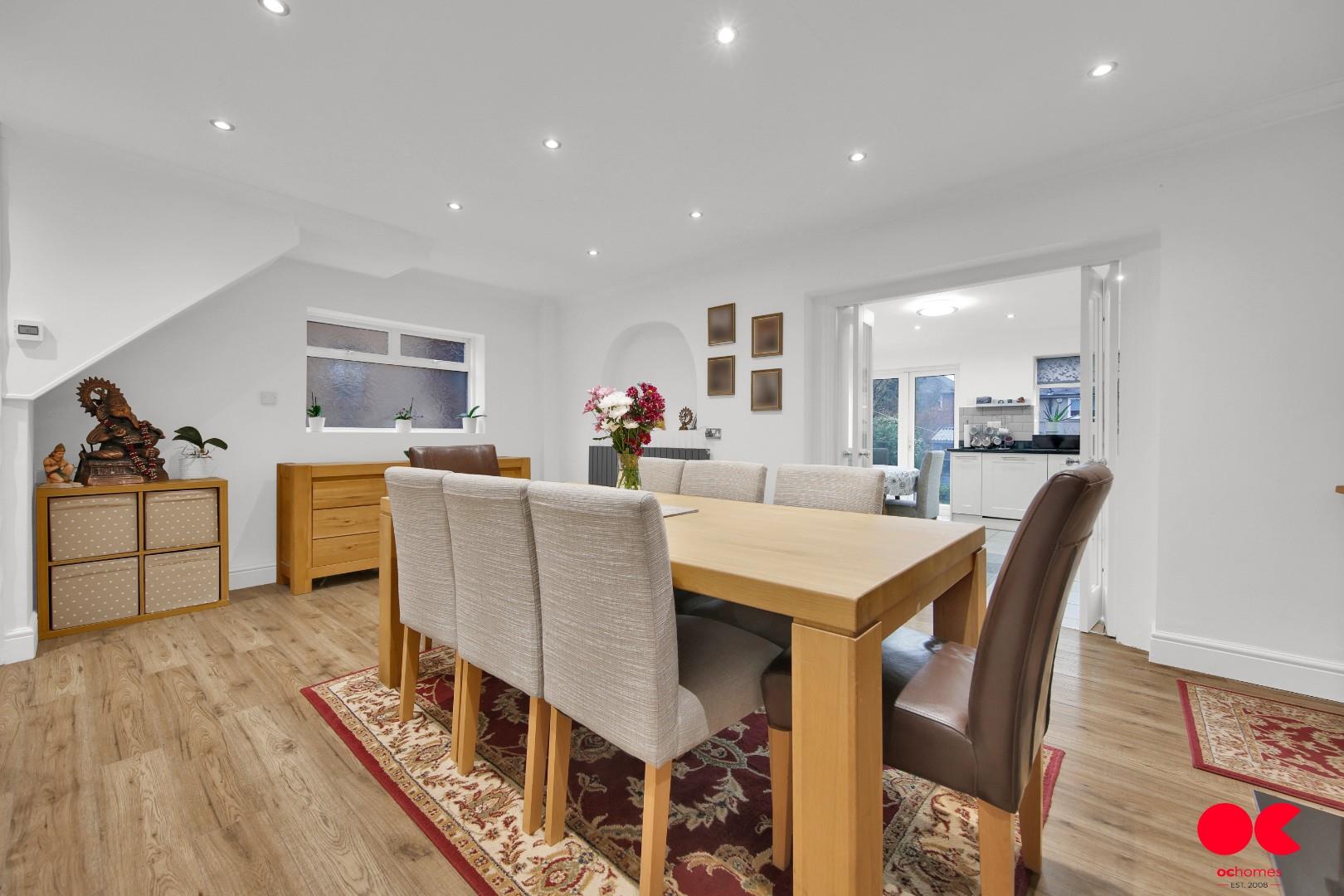 3 bed semi-detached house for sale in Clitheroe Road, Romford  - Property Image 3