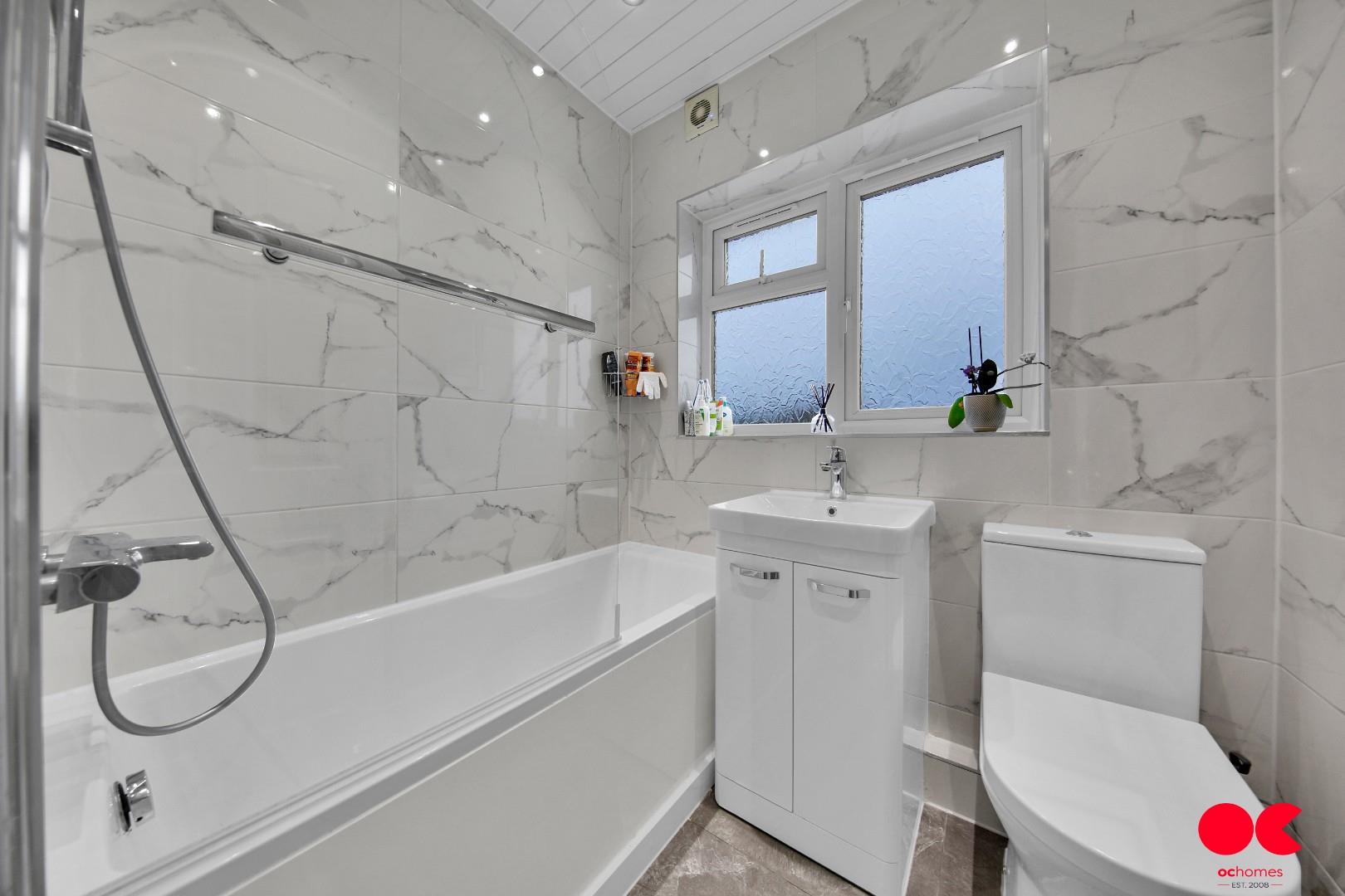 3 bed semi-detached house for sale in Clitheroe Road, Romford  - Property Image 5