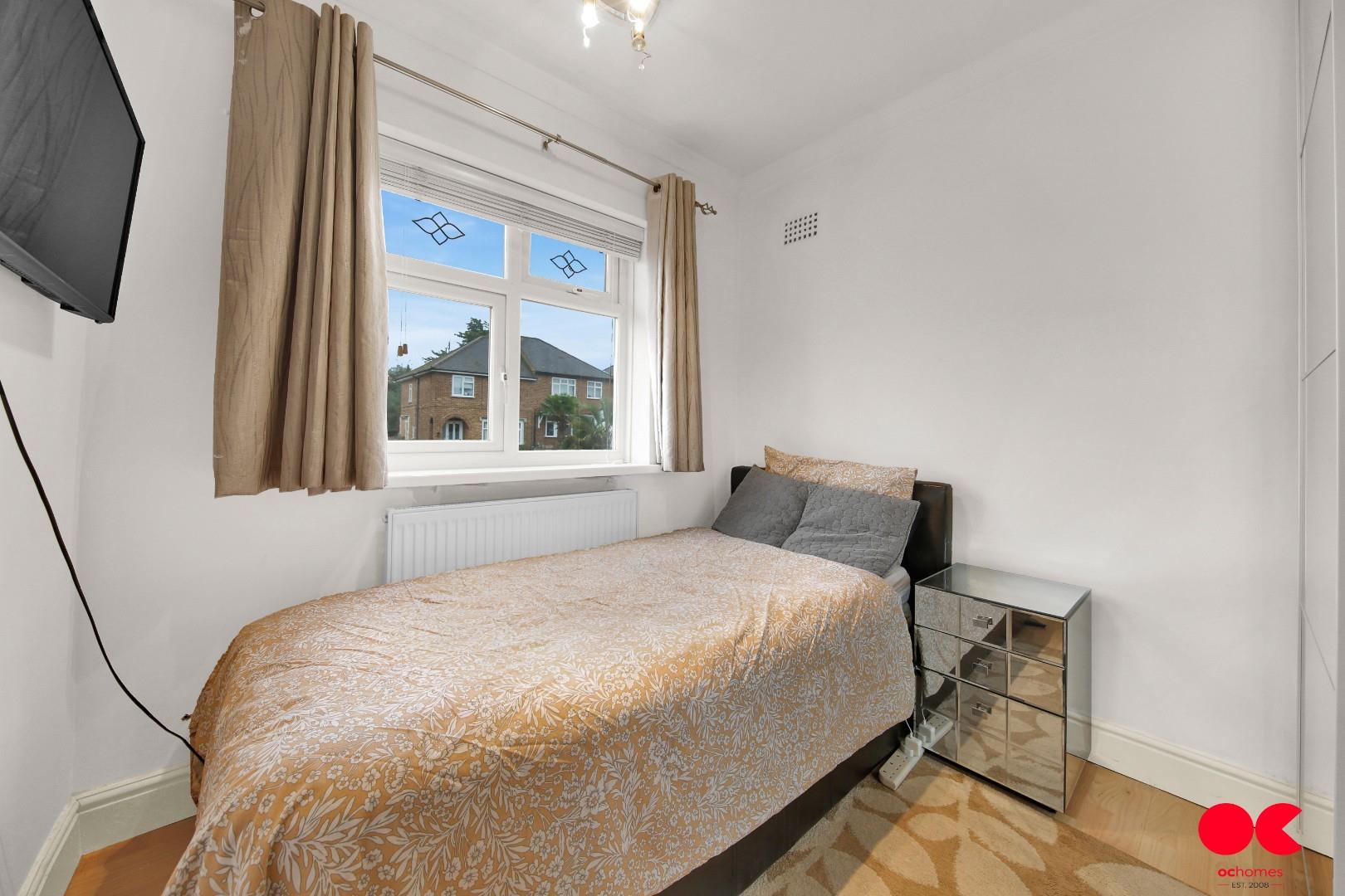 3 bed semi-detached house for sale in Clitheroe Road, Romford  - Property Image 9