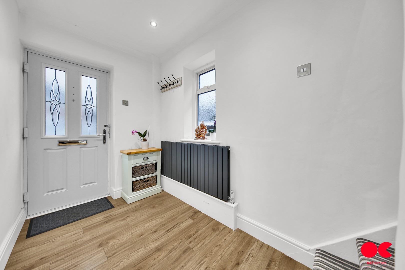 3 bed semi-detached house for sale in Clitheroe Road, Romford  - Property Image 12