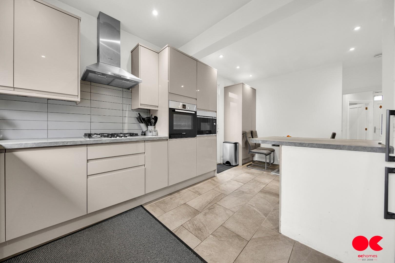 2 bed detached bungalow for sale in Epsom Road, Seven KIngs  - Property Image 16