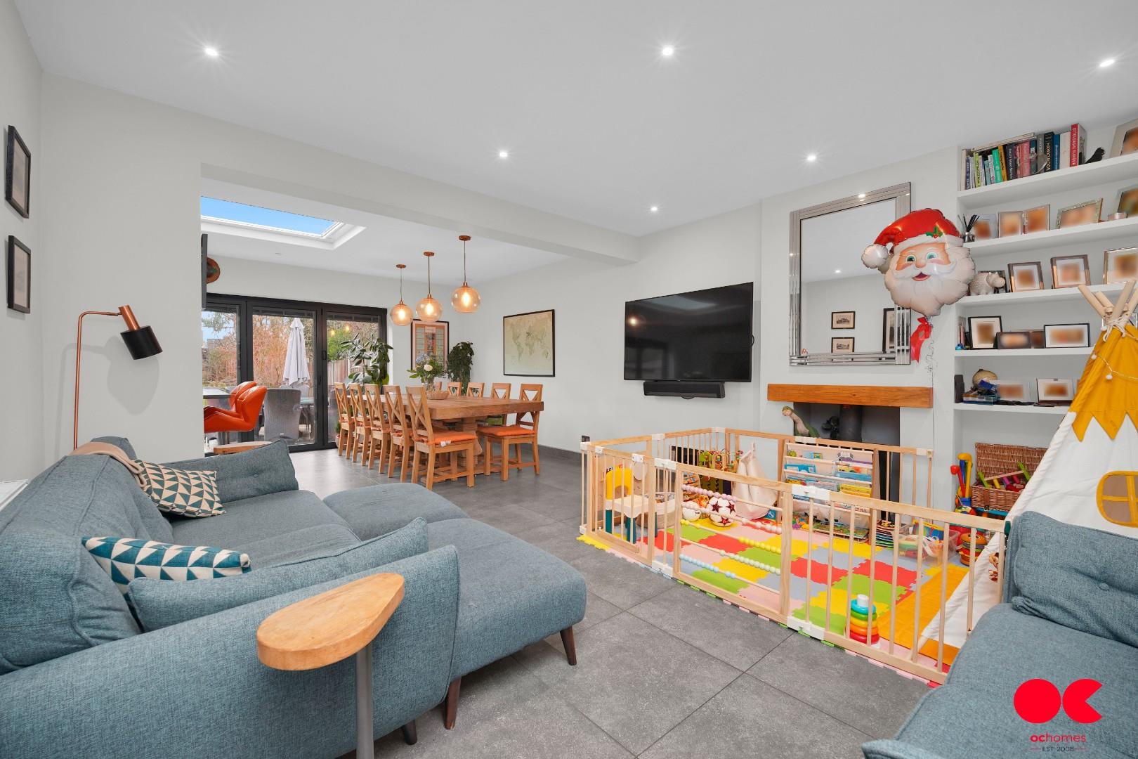 4 bed semi-detached house for sale in Ardleigh Green Road, Hornchurch  - Property Image 5