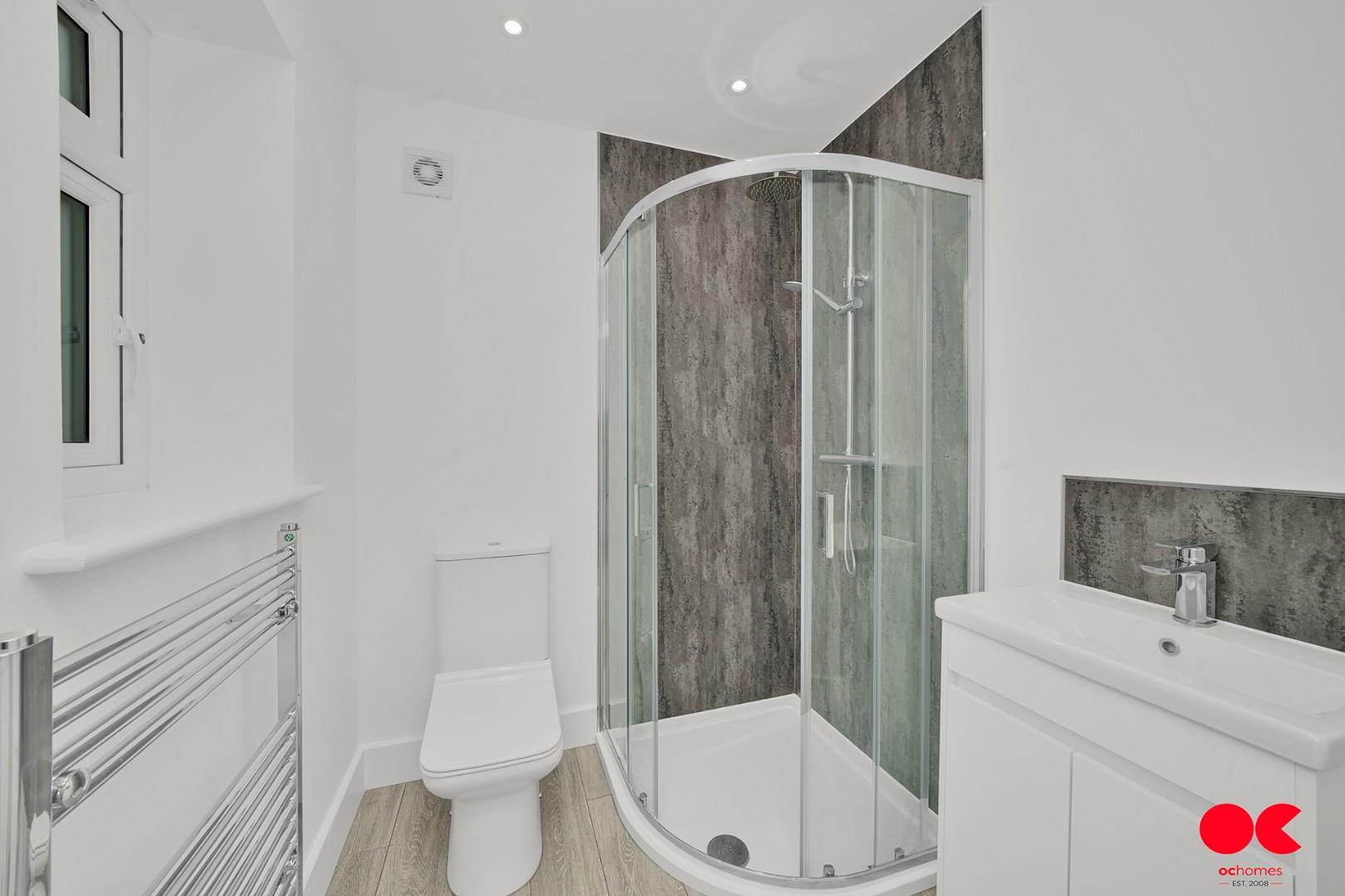 3 bed detached bungalow for sale in Plumpton Avenue, Hornchurch  - Property Image 9