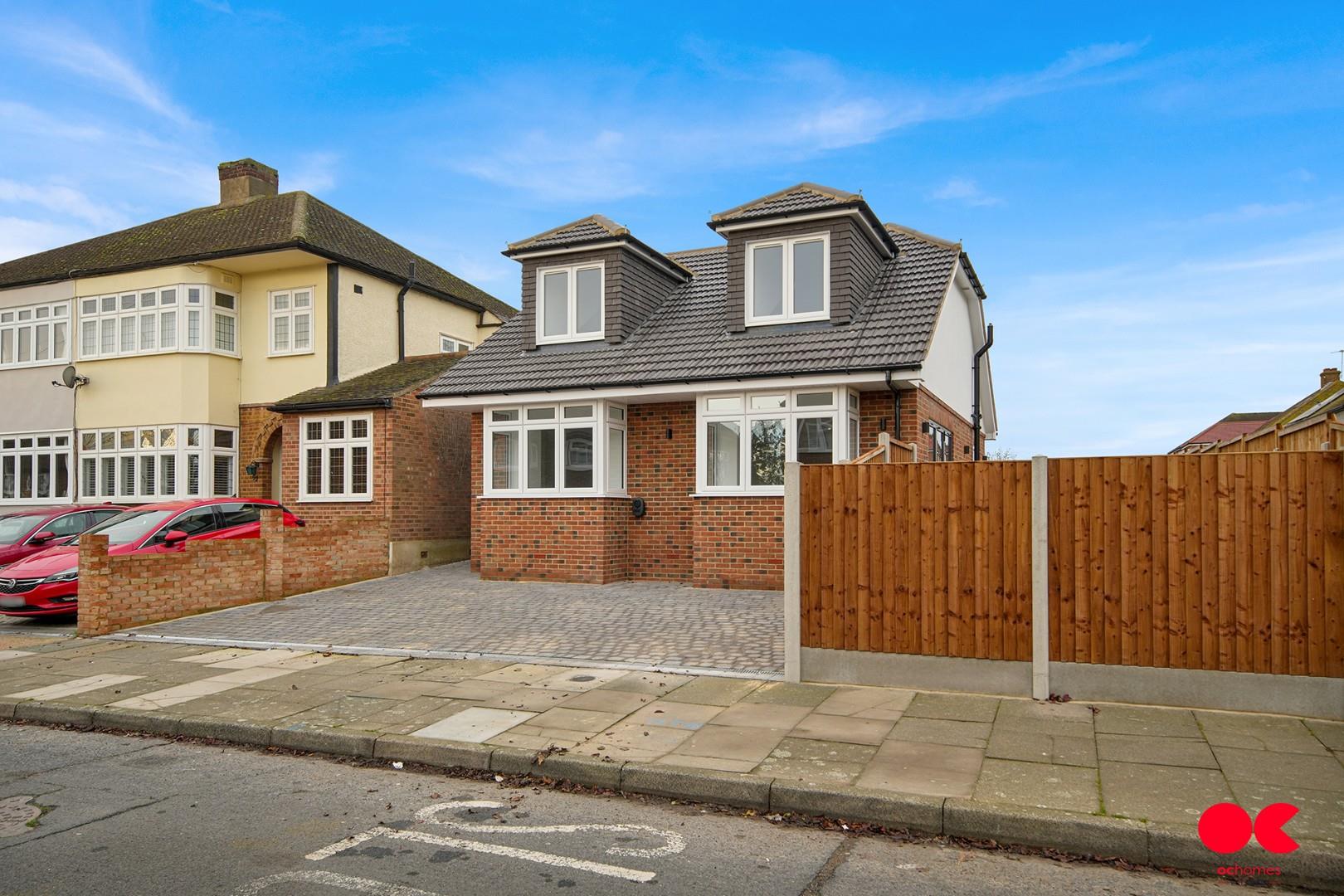 3 bed detached bungalow for sale in Plumpton Avenue, Hornchurch  - Property Image 28