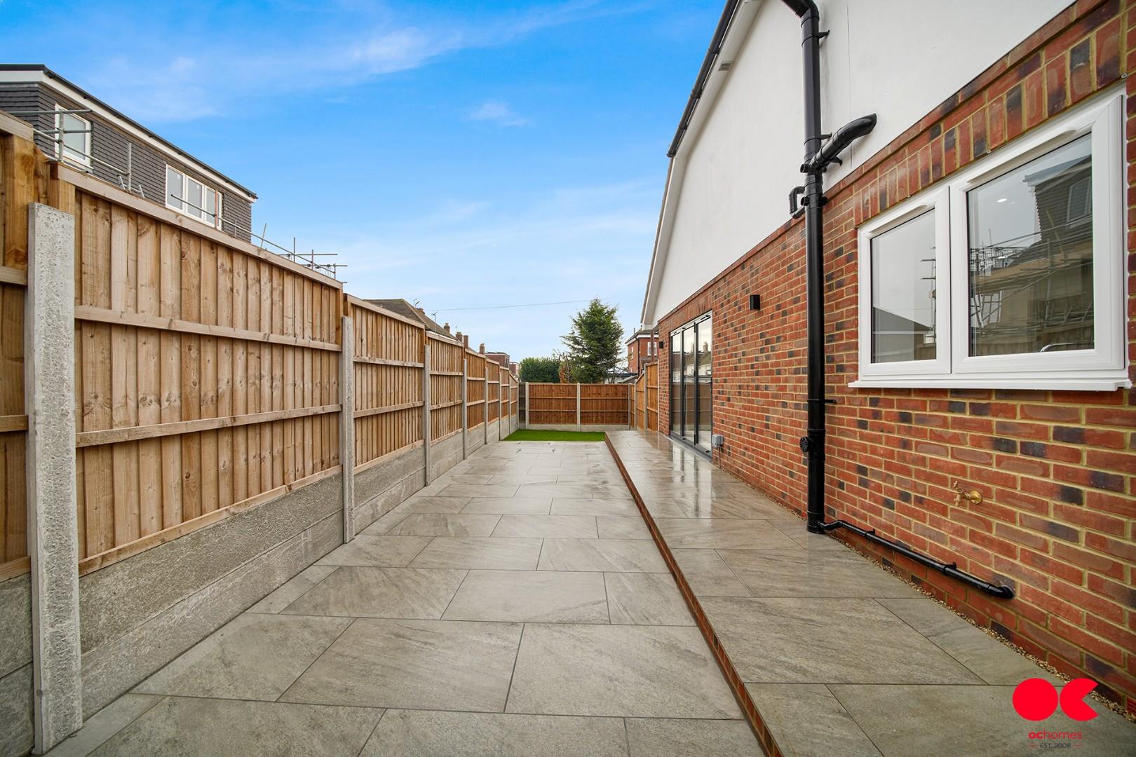 3 bed detached bungalow for sale in Plumpton Avenue, Hornchurch  - Property Image 26