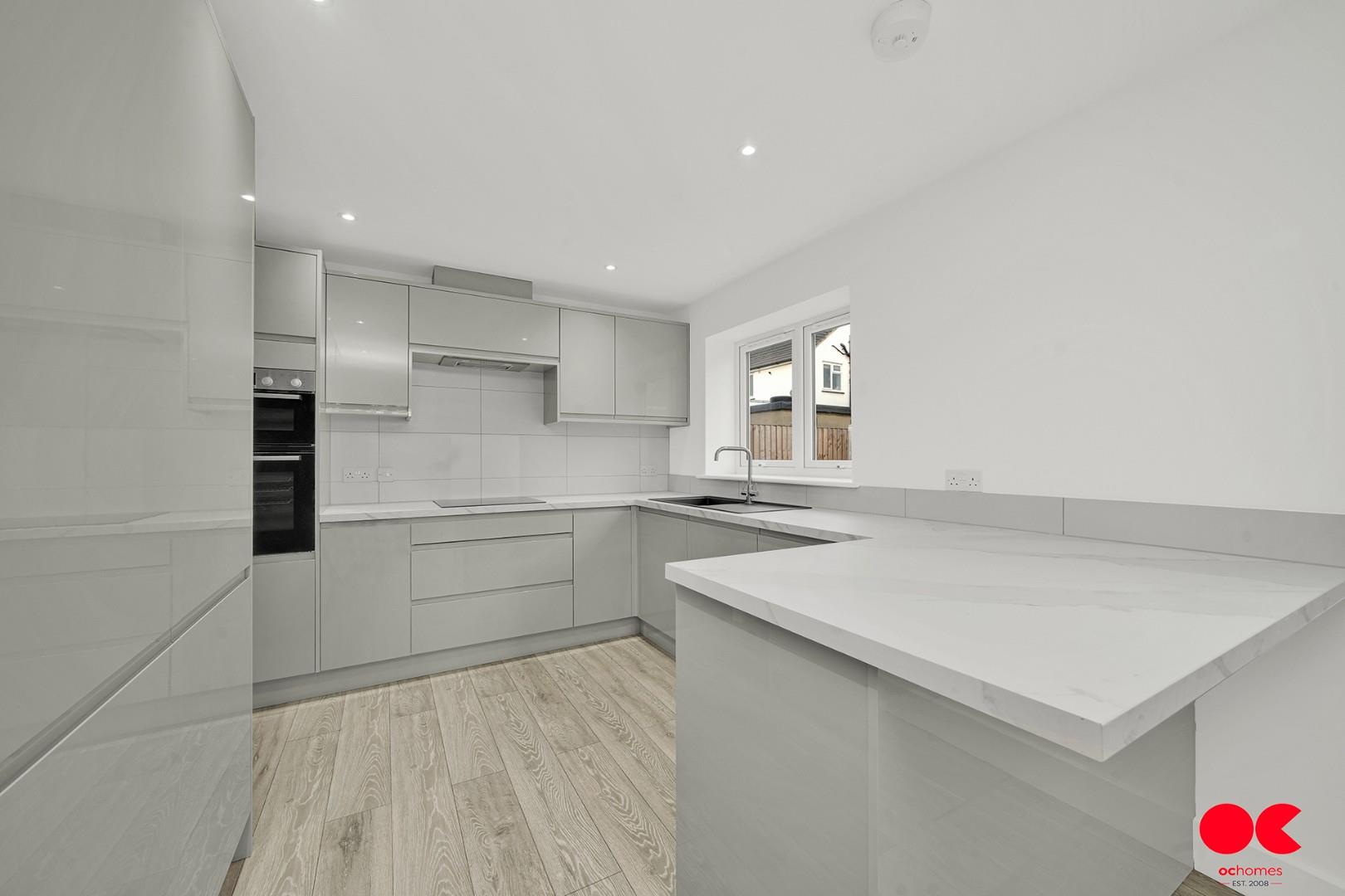 3 bed detached bungalow for sale in Plumpton Avenue, Hornchurch  - Property Image 3