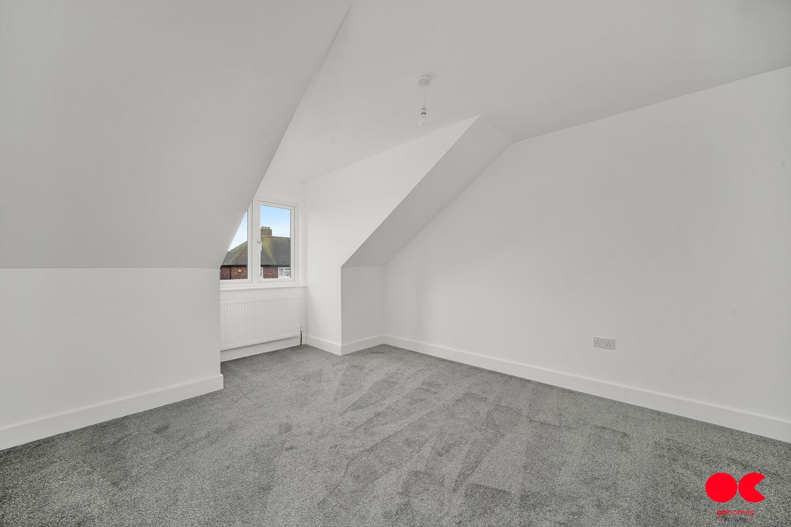 3 bed detached bungalow for sale in Plumpton Avenue, Hornchurch  - Property Image 8