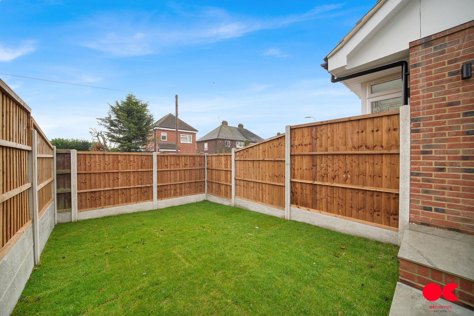 3 bed detached bungalow for sale in Plumpton Avenue, Hornchurch  - Property Image 6