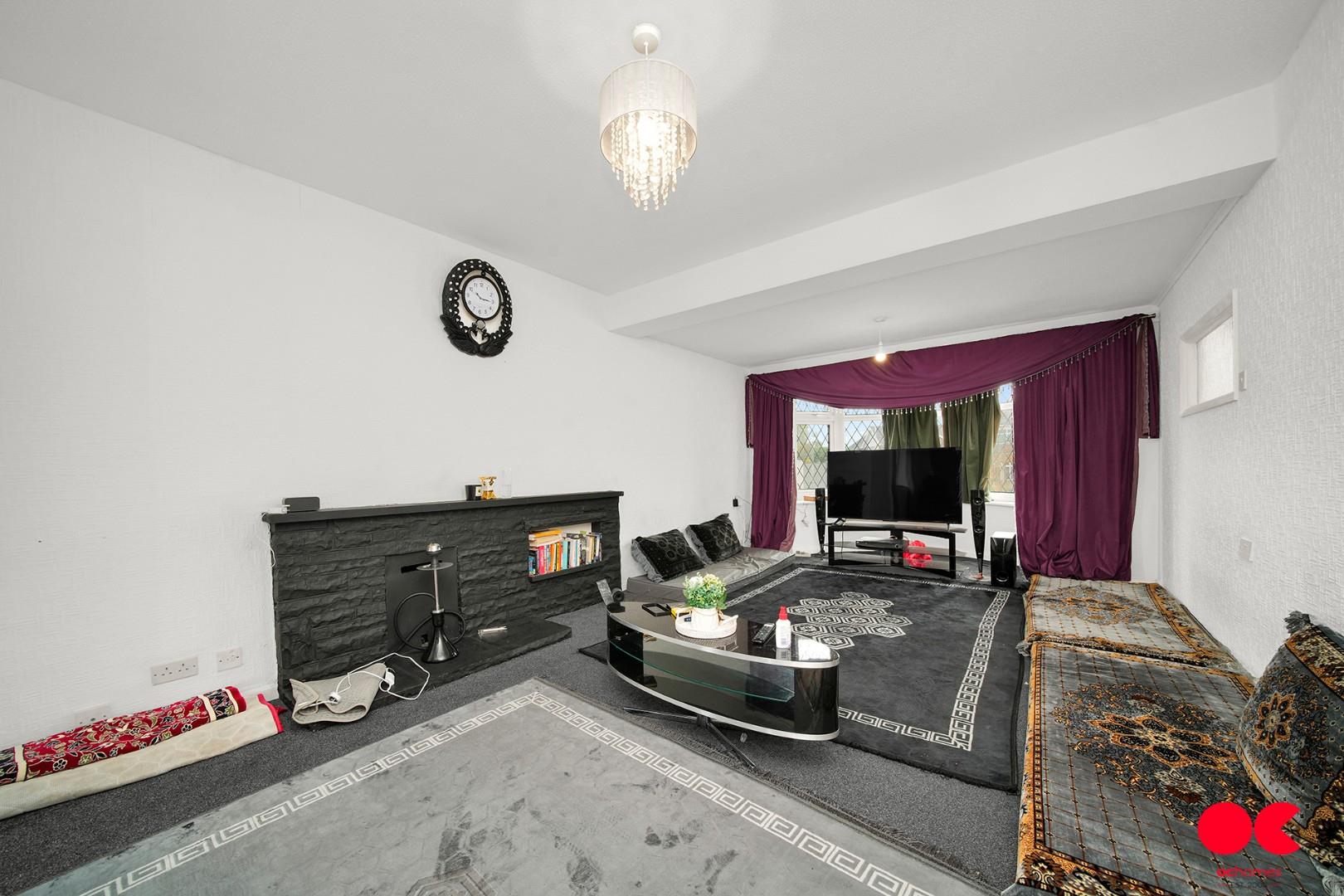 4 bed detached house for sale in Ernest Road, Emerson Park, Hornchurch  - Property Image 2