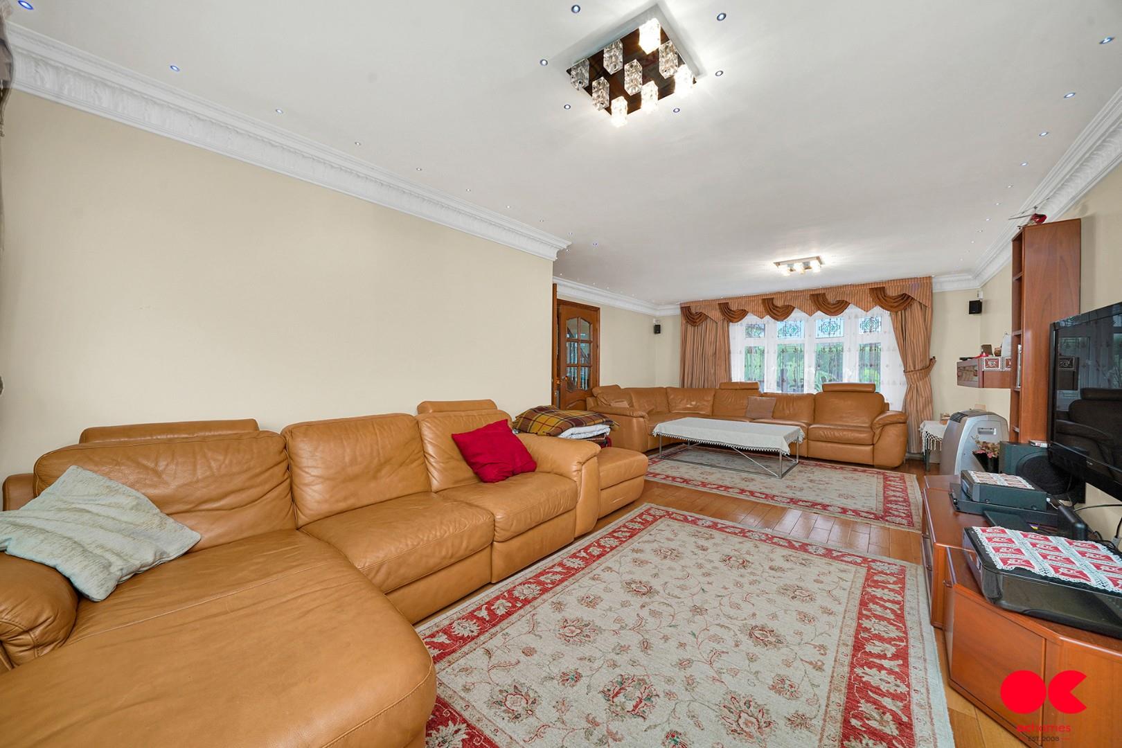 4 bed detached house for sale in Tyle Green, Emerson Park, Hornchurch  - Property Image 18