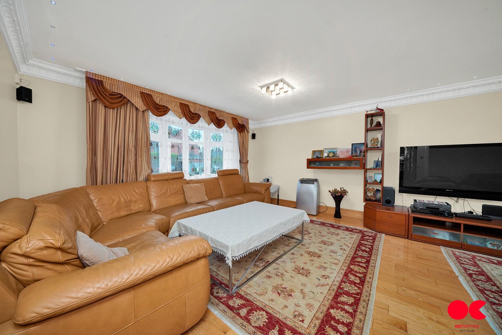 4 bed detached house for sale in Tyle Green, Emerson Park, Hornchurch  - Property Image 16