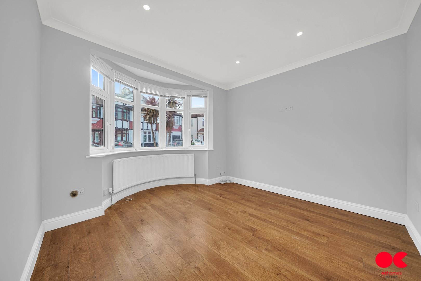 4 bed terraced house to rent in Aintree Crescent, Ilford  - Property Image 3