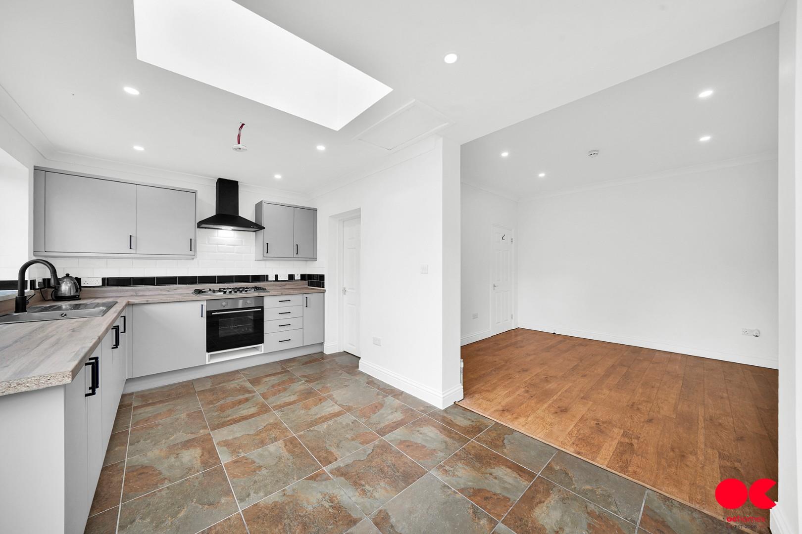 4 bed terraced house to rent in Aintree Crescent, Ilford  - Property Image 4