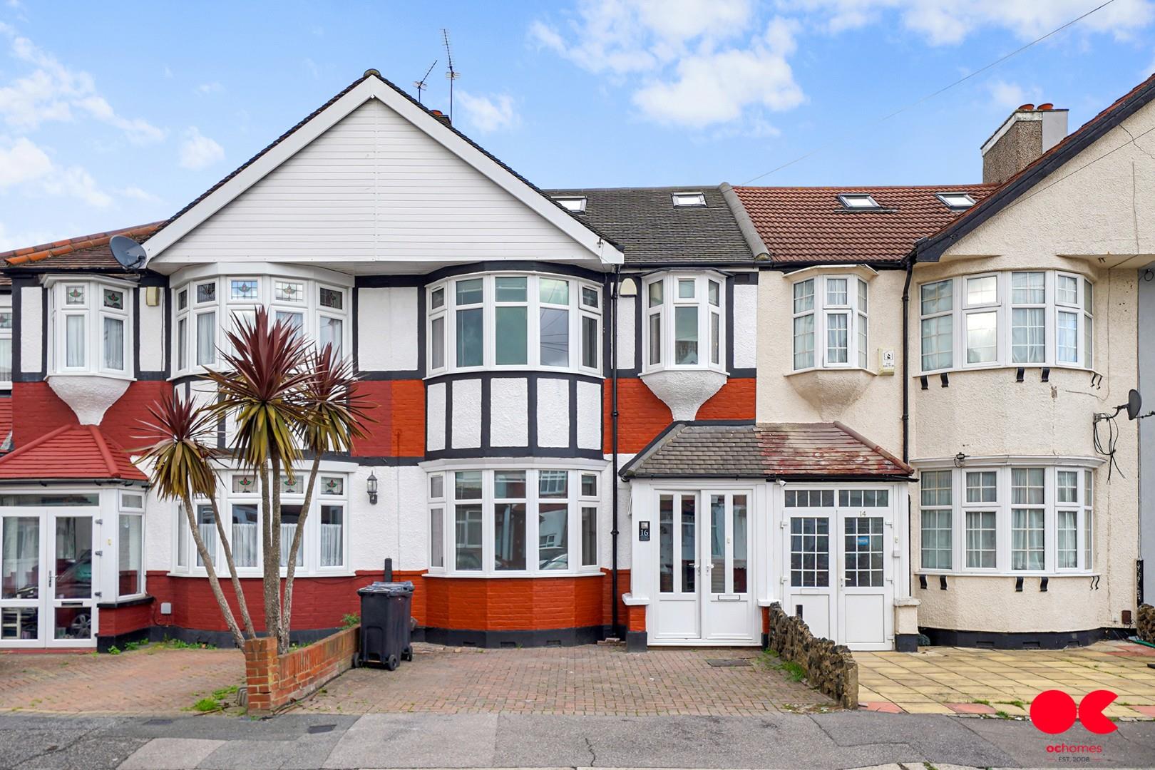 4 bed terraced house to rent in Aintree Crescent, Ilford  - Property Image 2