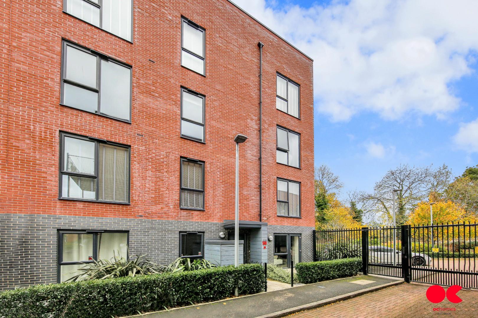 3 bed flat for sale in Jackdaw Close, Harold Wood  - Property Image 24