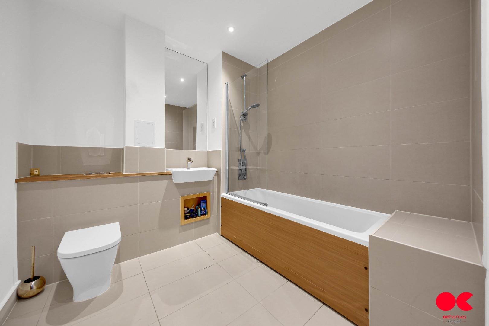 3 bed flat for sale in Jackdaw Close, Harold Wood  - Property Image 4