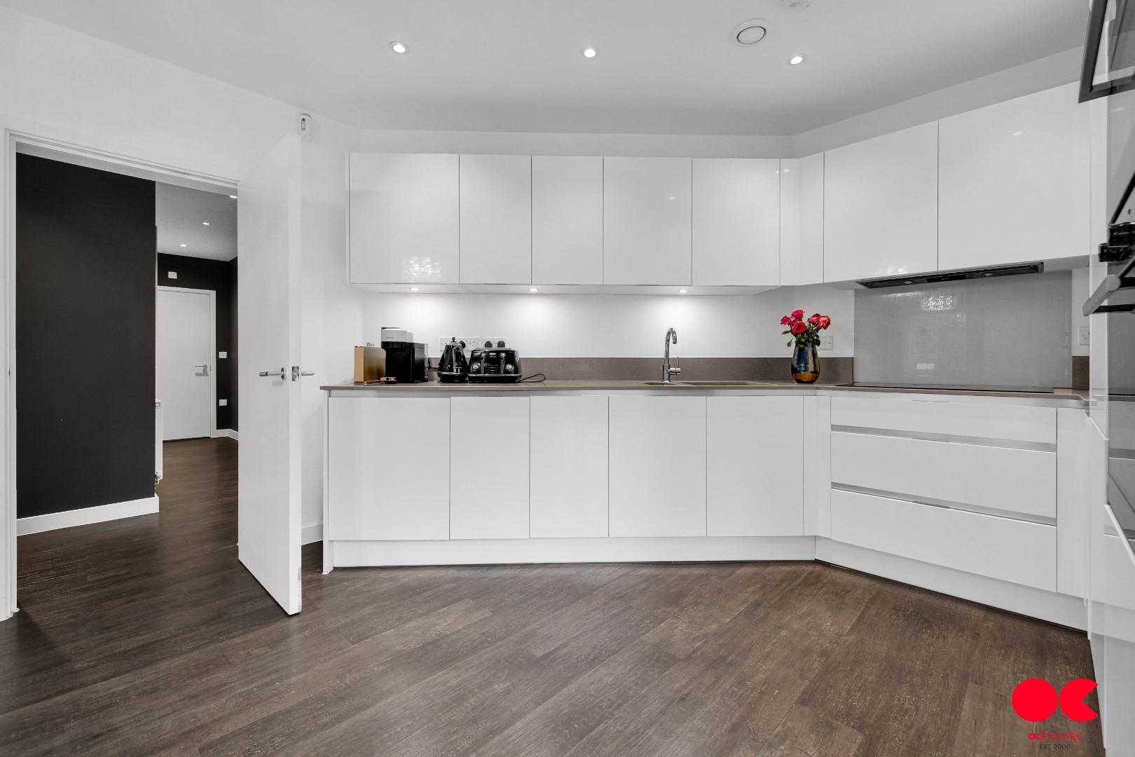 3 bed flat for sale in Jackdaw Close, Harold Wood  - Property Image 14