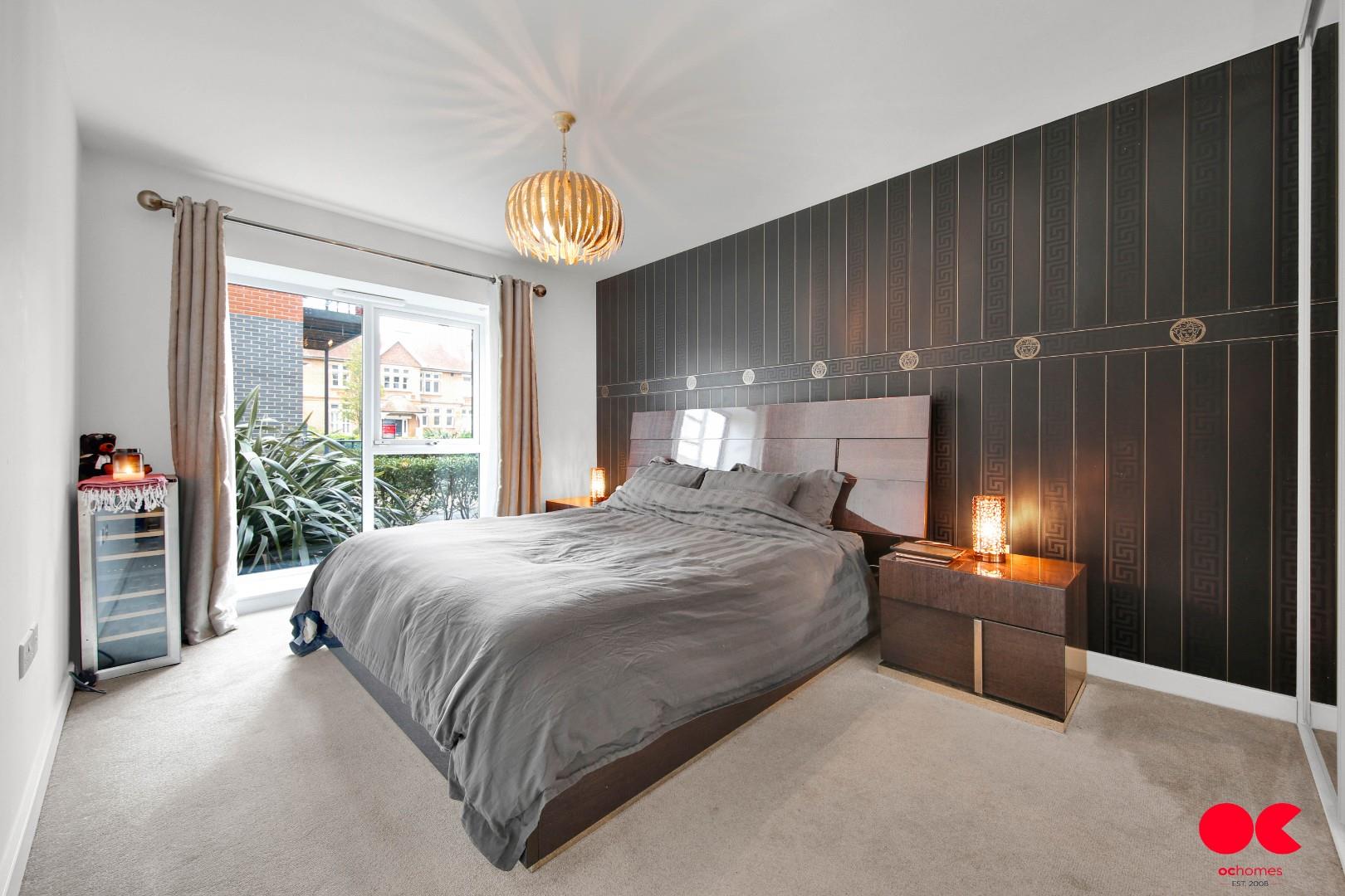 3 bed flat for sale in Jackdaw Close, Harold Wood  - Property Image 3