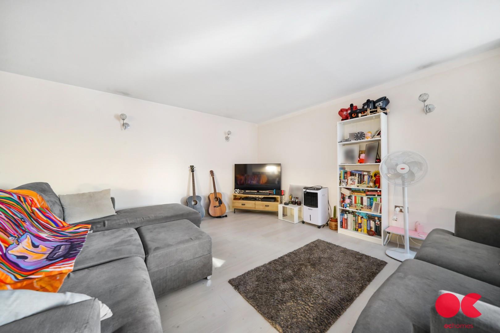 1 bed flat for sale in Cassilis Road, Canary Wharf - Property Image 1
