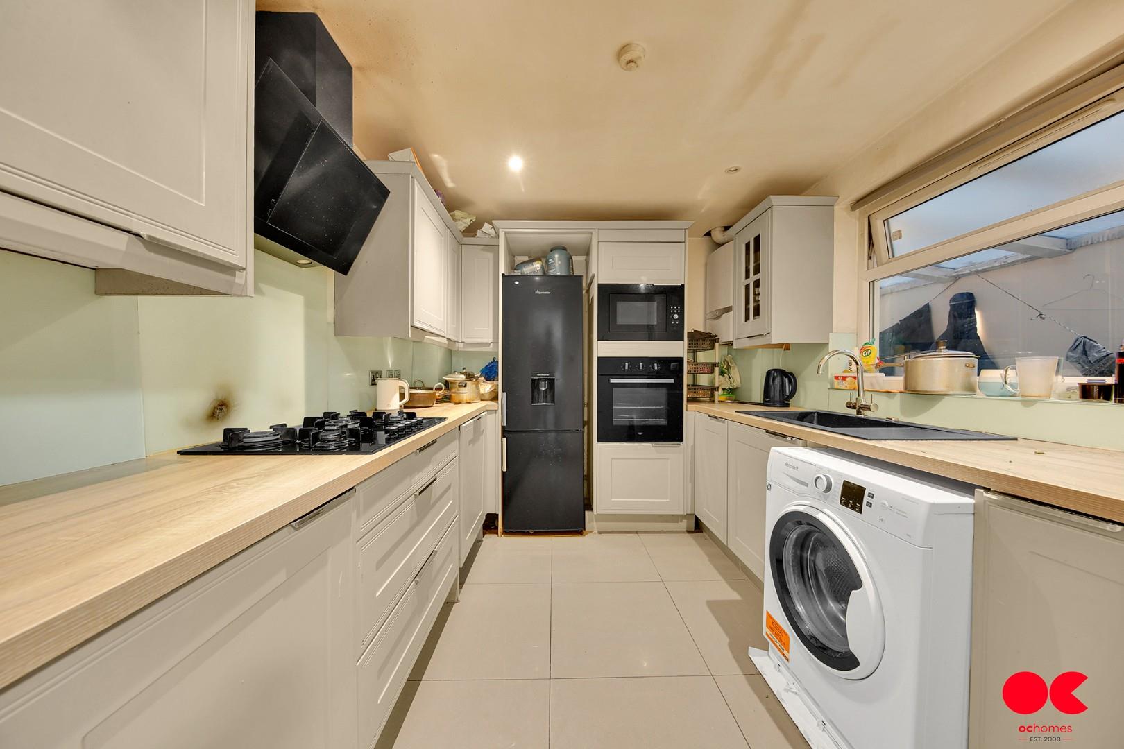 3 bed terraced house for sale in Roman Road, Ilford  - Property Image 14