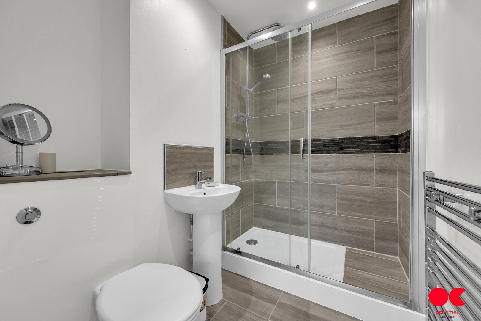 2 bed flat for sale in Kidman Close, Gidea Park  - Property Image 7