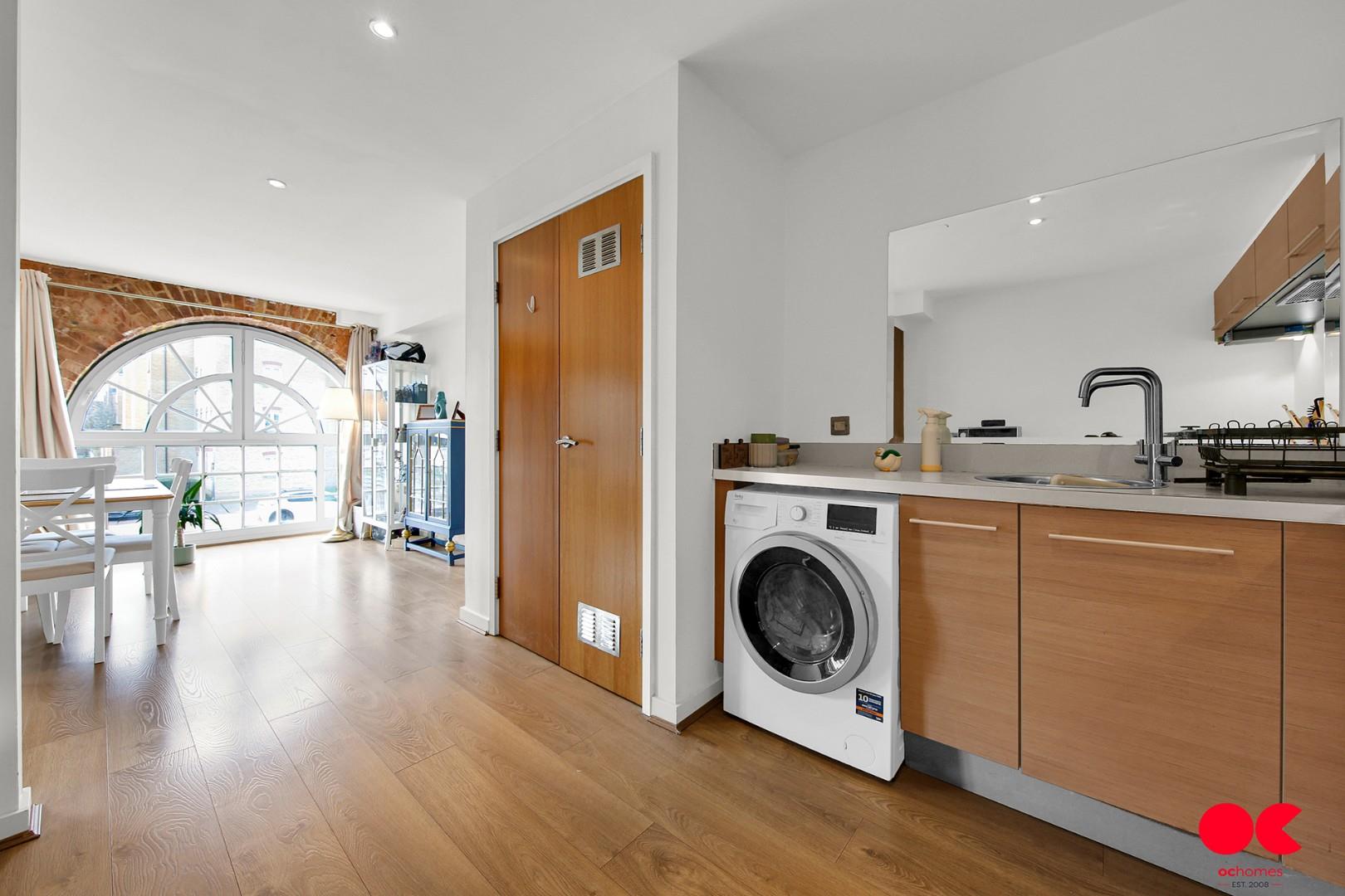 2 bed flat for sale in Kidman Close, Gidea Park  - Property Image 19