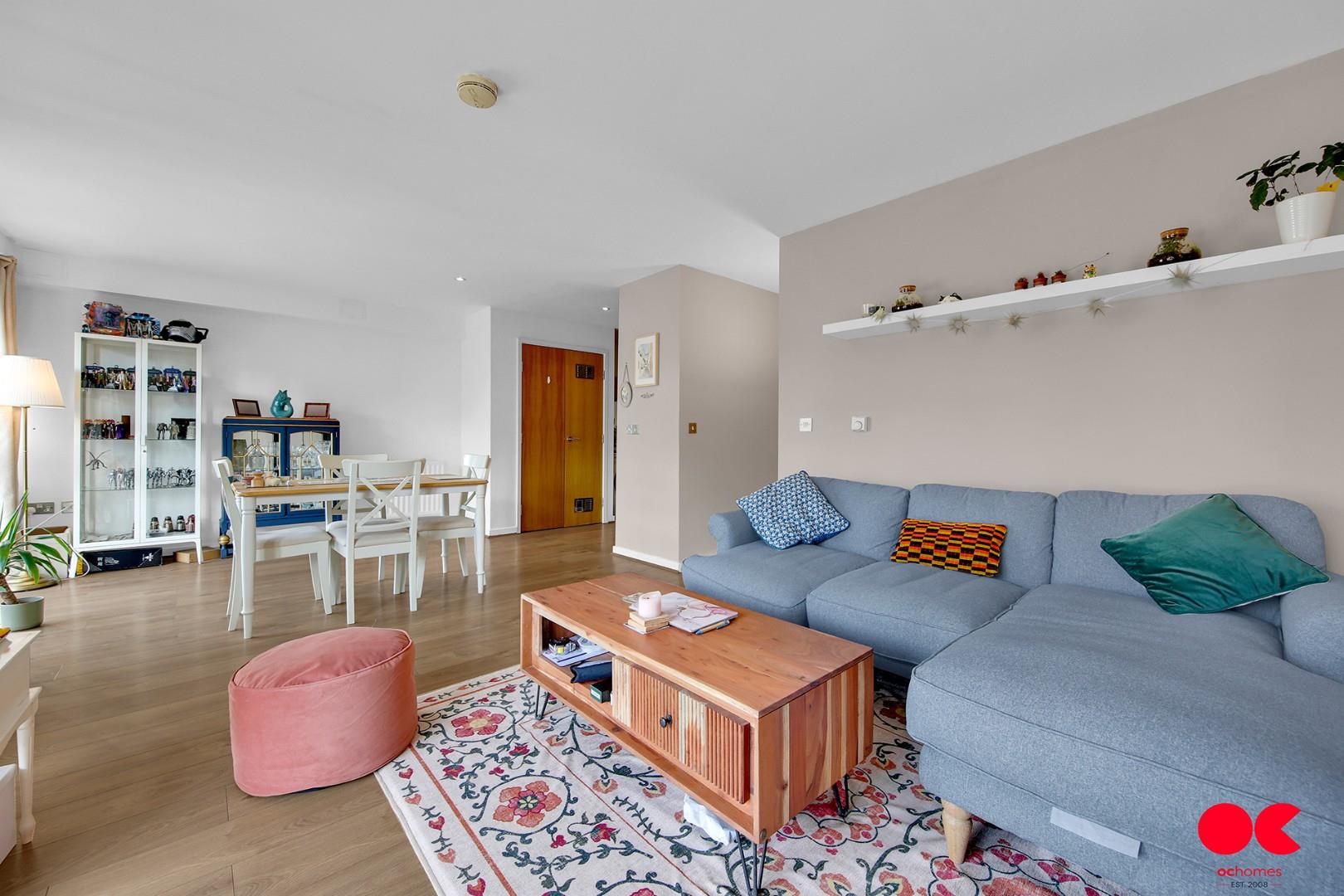 2 bed flat for sale in Kidman Close, Gidea Park  - Property Image 16