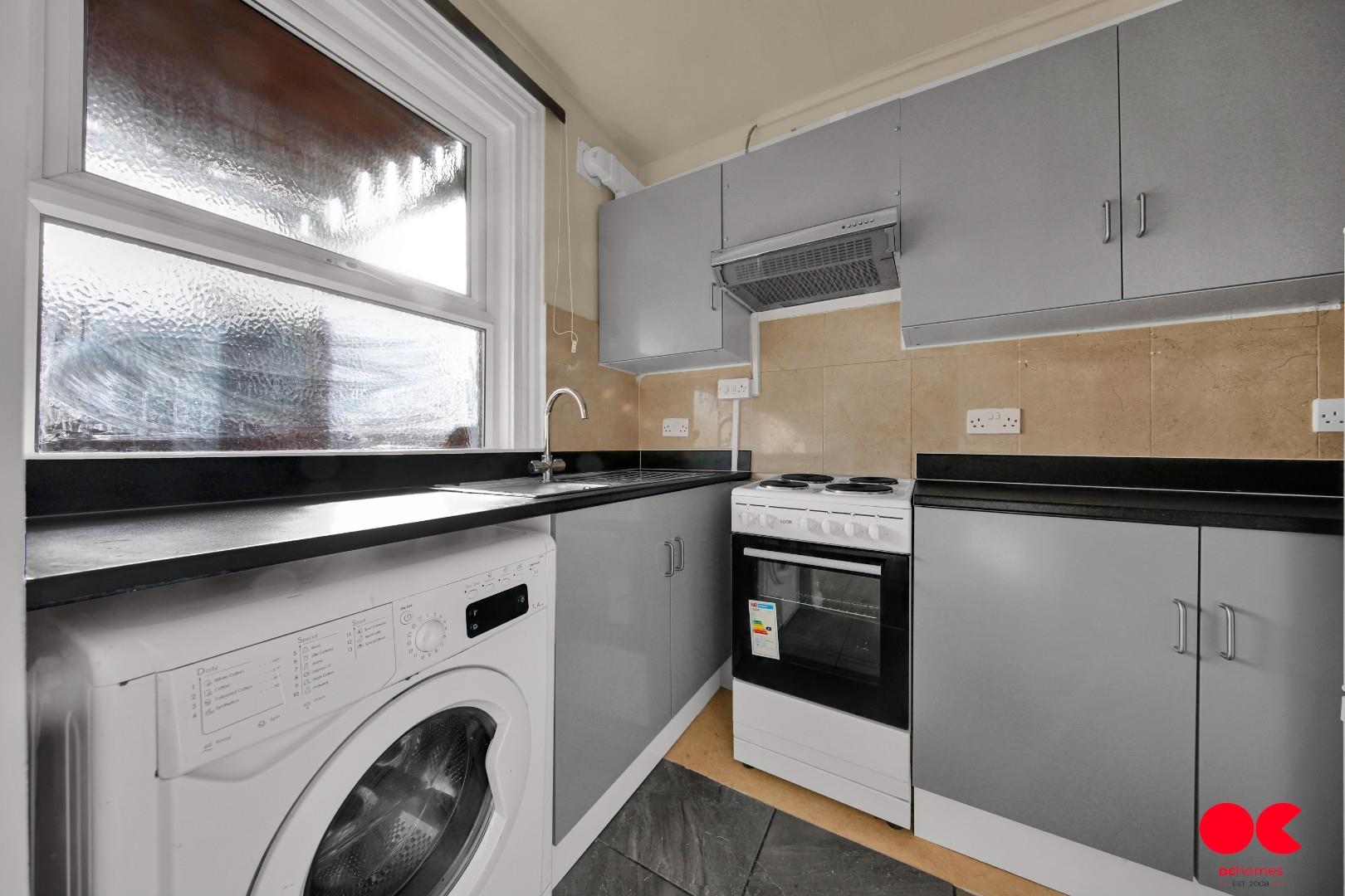 Studio flat to rent in Lea Bridge Road, Leyton  - Property Image 7