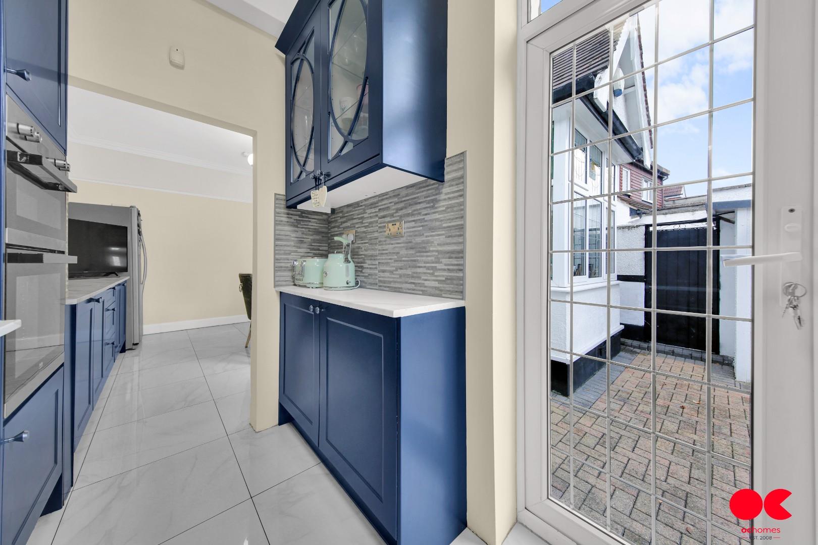 4 bed semi-detached bungalow for sale in Trenance Gardens, Seven Kings, Ilford  - Property Image 26