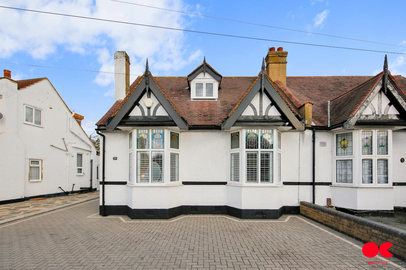 4 bed semi-detached bungalow for sale in Trenance Gardens, Seven Kings, Ilford  - Property Image 31