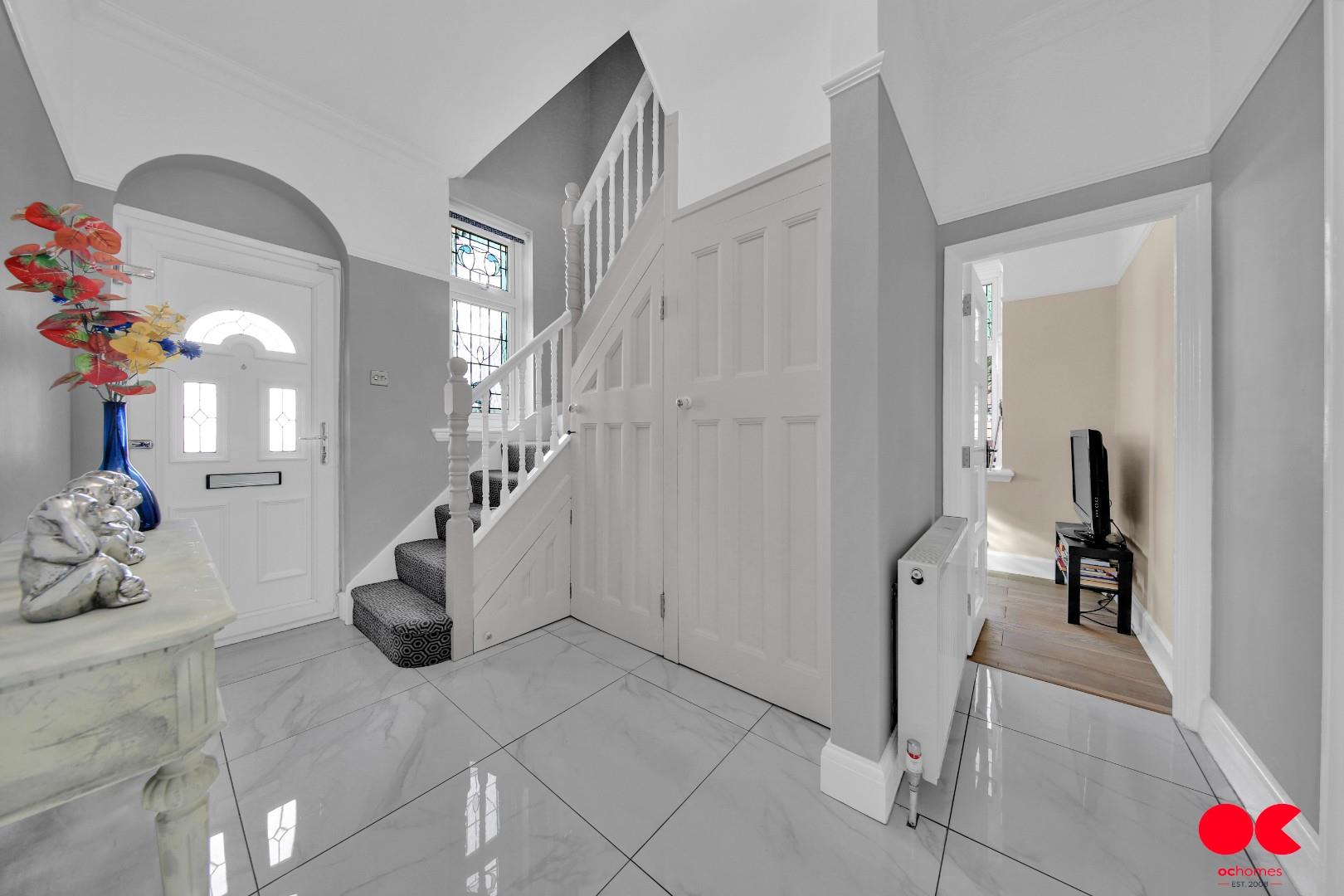 4 bed semi-detached bungalow for sale in Trenance Gardens, Seven Kings, Ilford  - Property Image 21