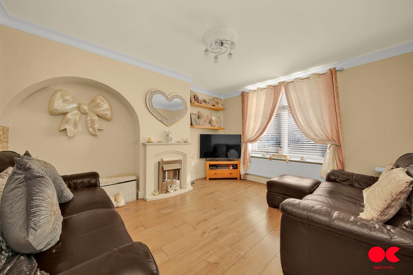 3 bed terraced house for sale in Connor Road, Dagenham  - Property Image 3