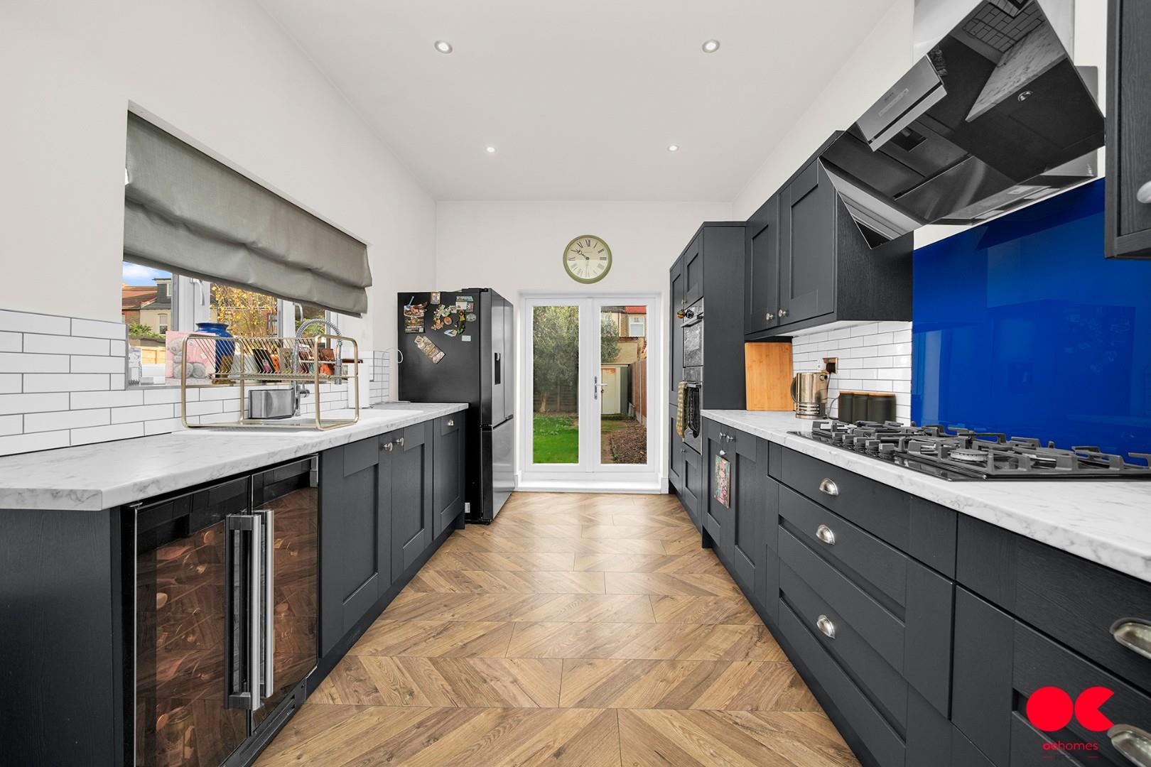 3 bed terraced house for sale in Charlbury Gardens, Goodmayes  - Property Image 2