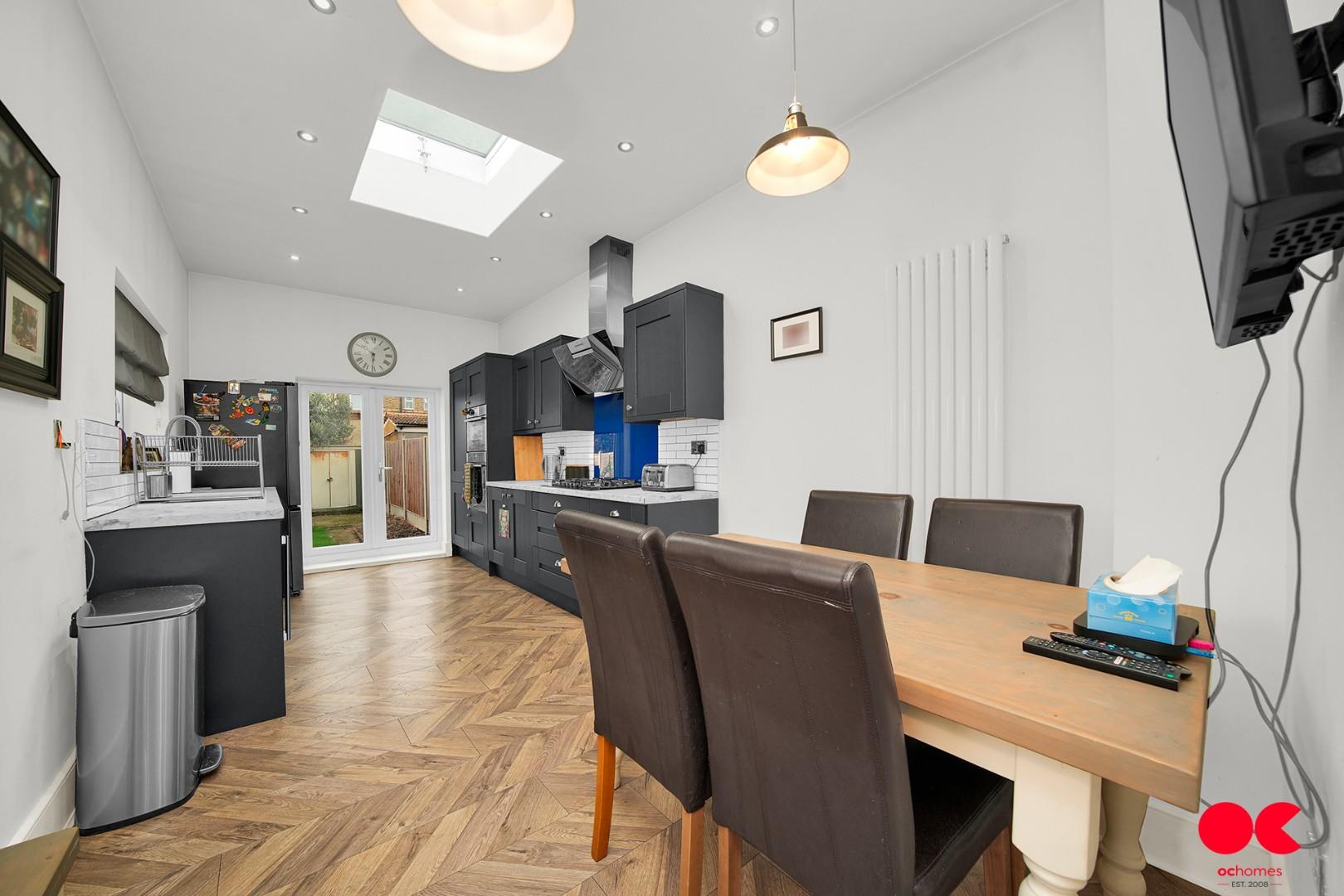 3 bed terraced house for sale in Charlbury Gardens, Goodmayes  - Property Image 16