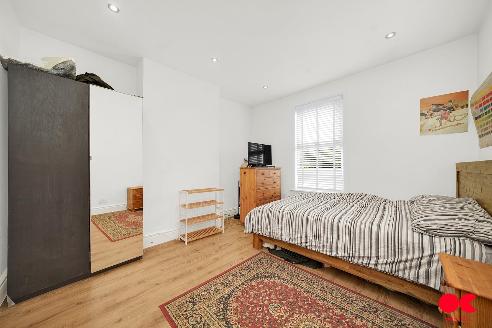 3 bed terraced house for sale in Charlbury Gardens, Goodmayes  - Property Image 8