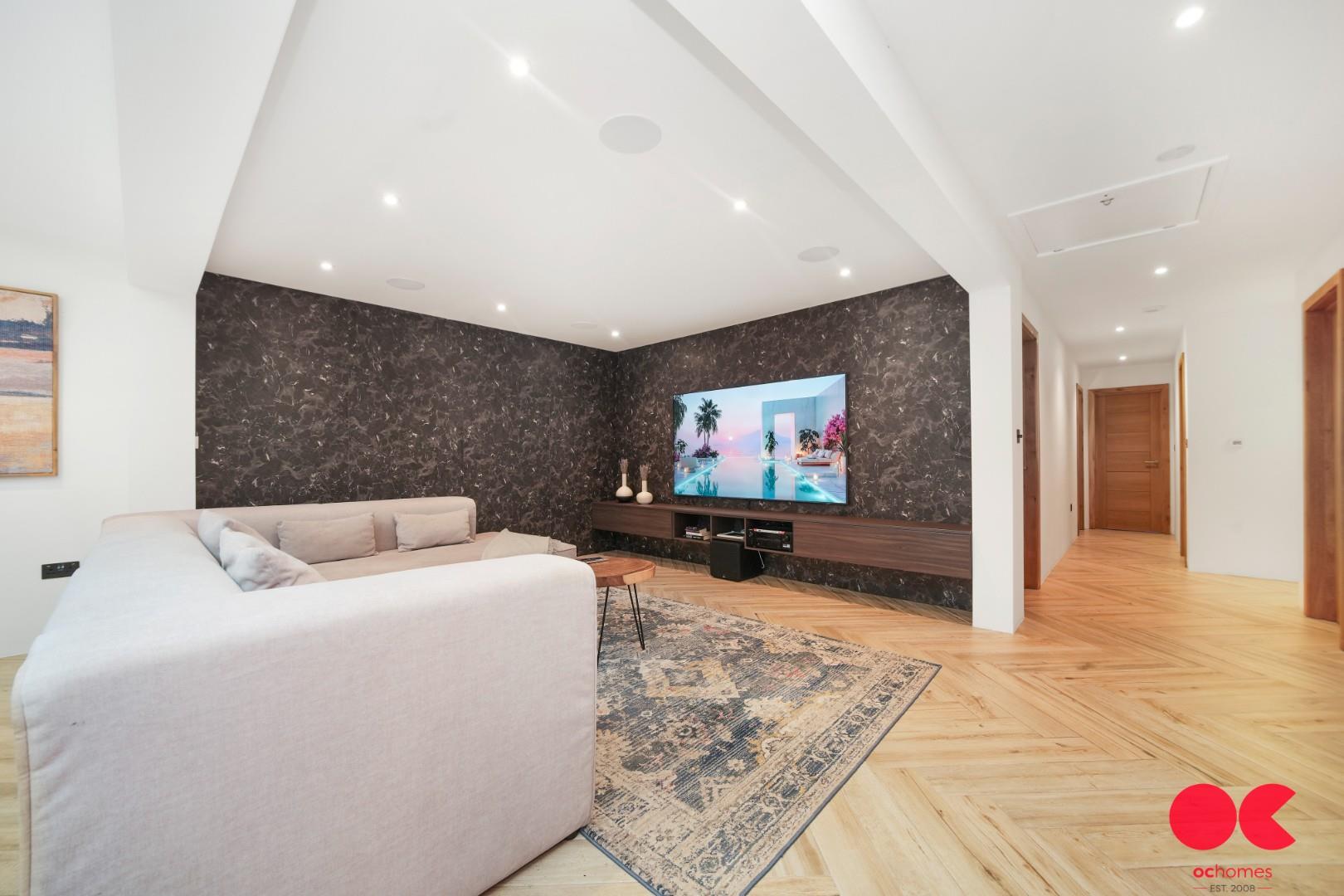 4 bed detached bungalow for sale in Grange Road, Heaton Grange, Romford  - Property Image 14