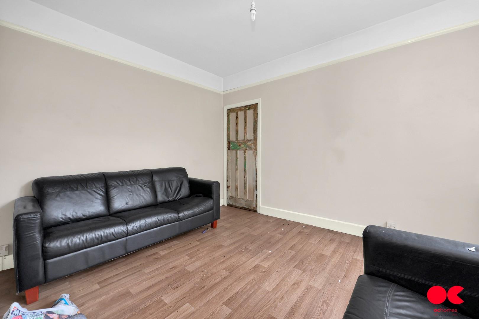 3 bed end of terrace house for sale in Wall End Road, East Ham  - Property Image 19