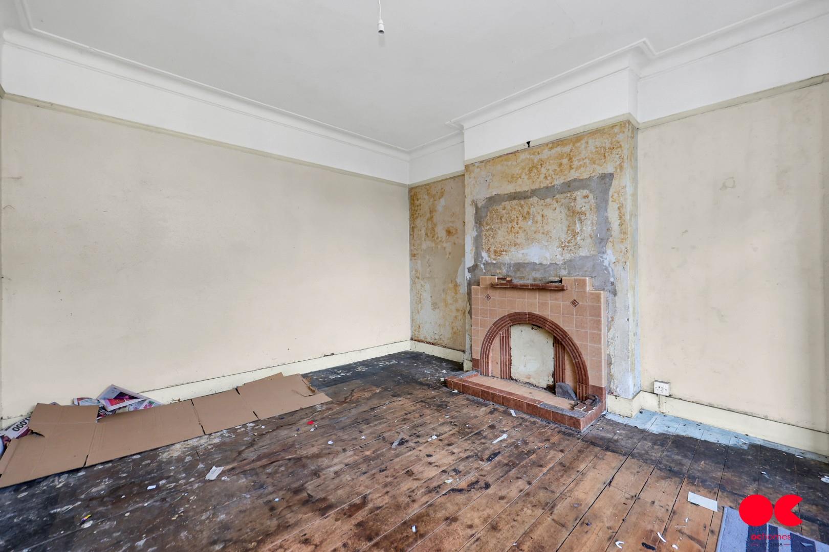 3 bed end of terrace house for sale in Wall End Road, East Ham  - Property Image 12