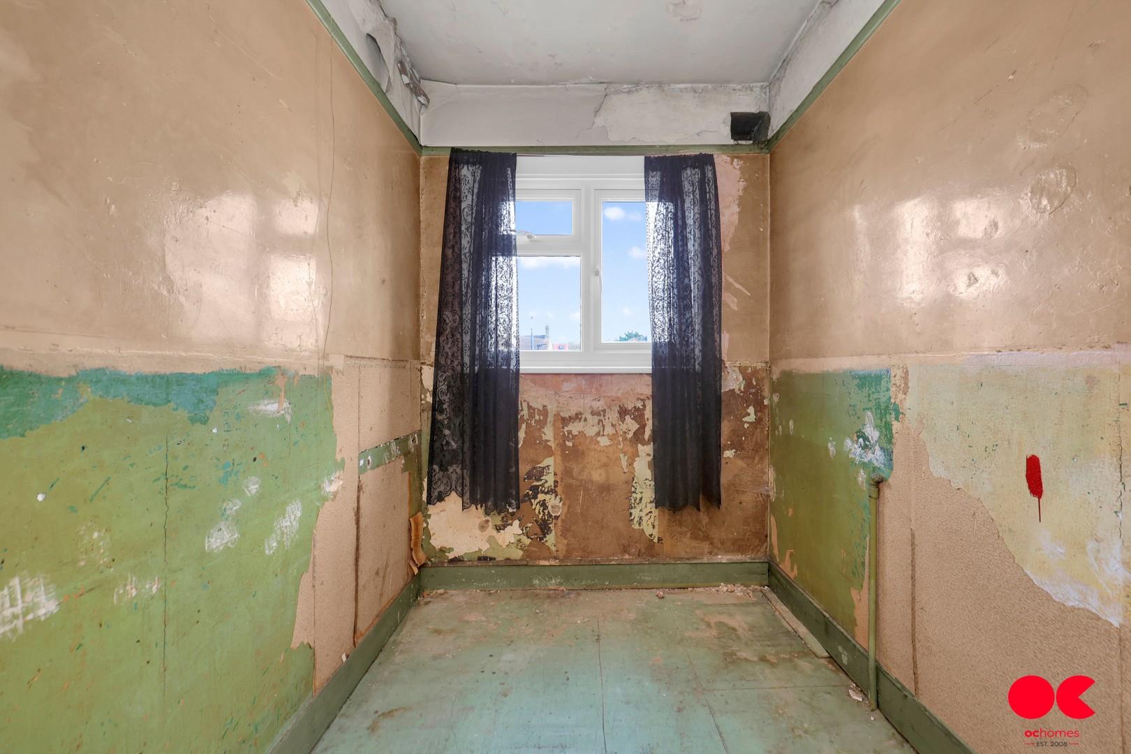 3 bed end of terrace house for sale in Wall End Road, East Ham  - Property Image 16