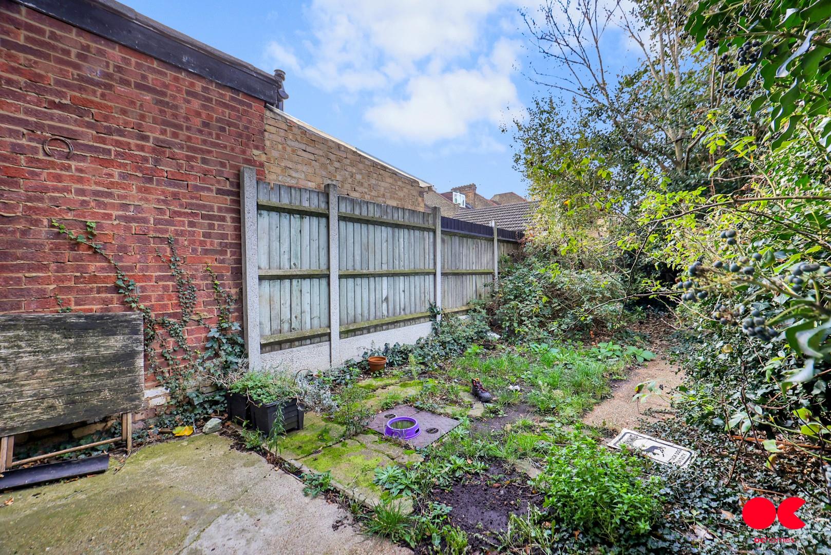 3 bed end of terrace house for sale in Wall End Road, East Ham  - Property Image 18
