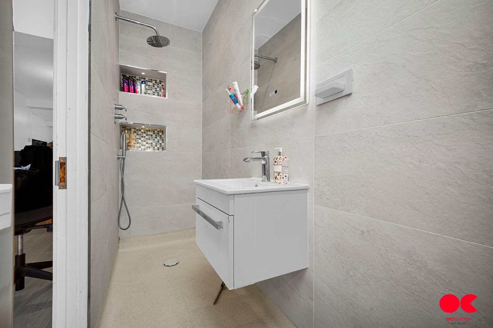 3 bed semi-detached house for sale in The Glen, Rainham  - Property Image 10