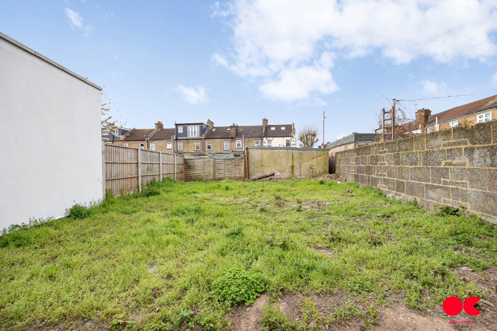 2 bed end of terrace house to rent in Gooseley Lane, East Ham  - Property Image 6
