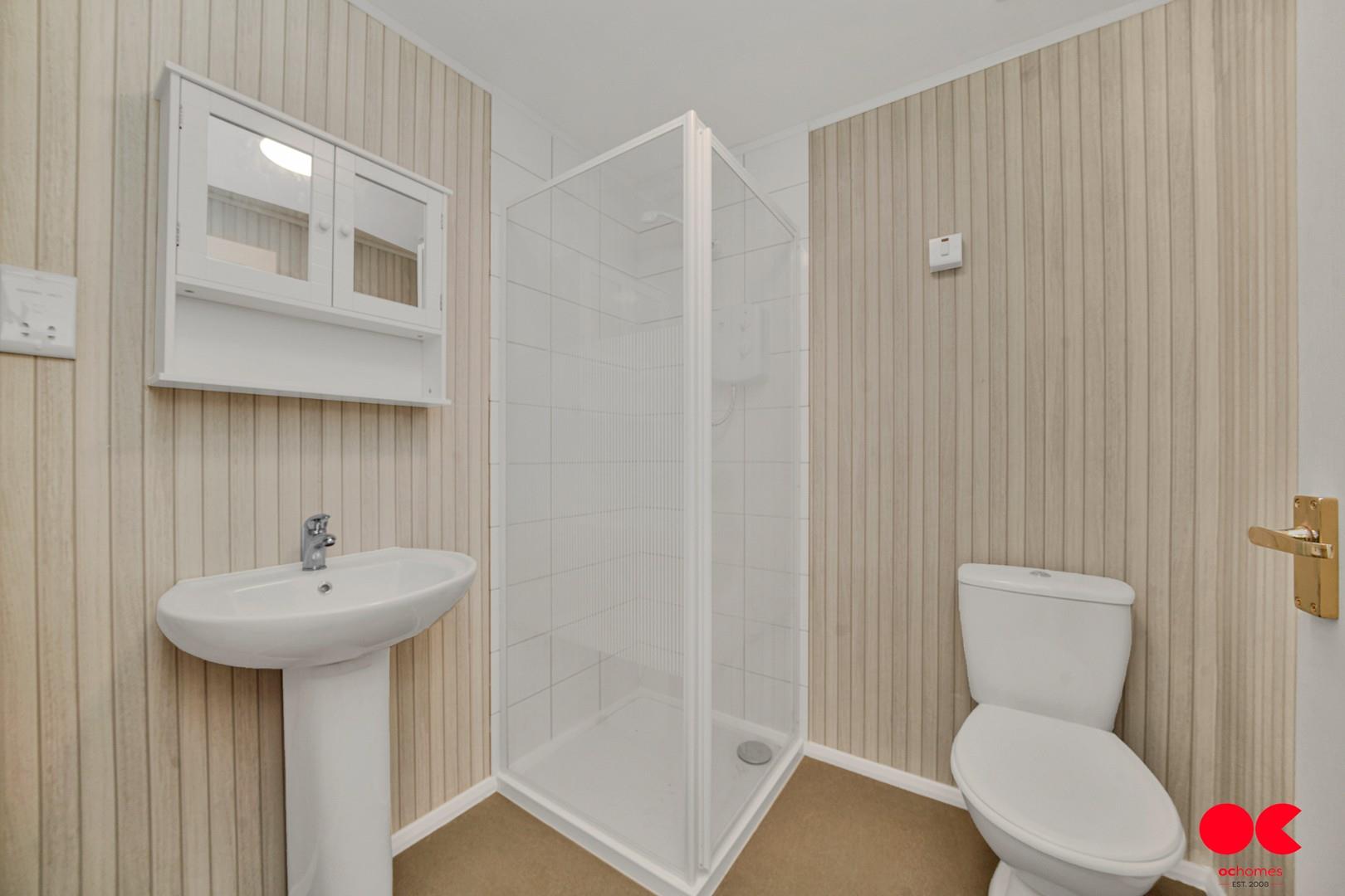 5 bed detached house for sale in Crow Lane, Romford  - Property Image 7