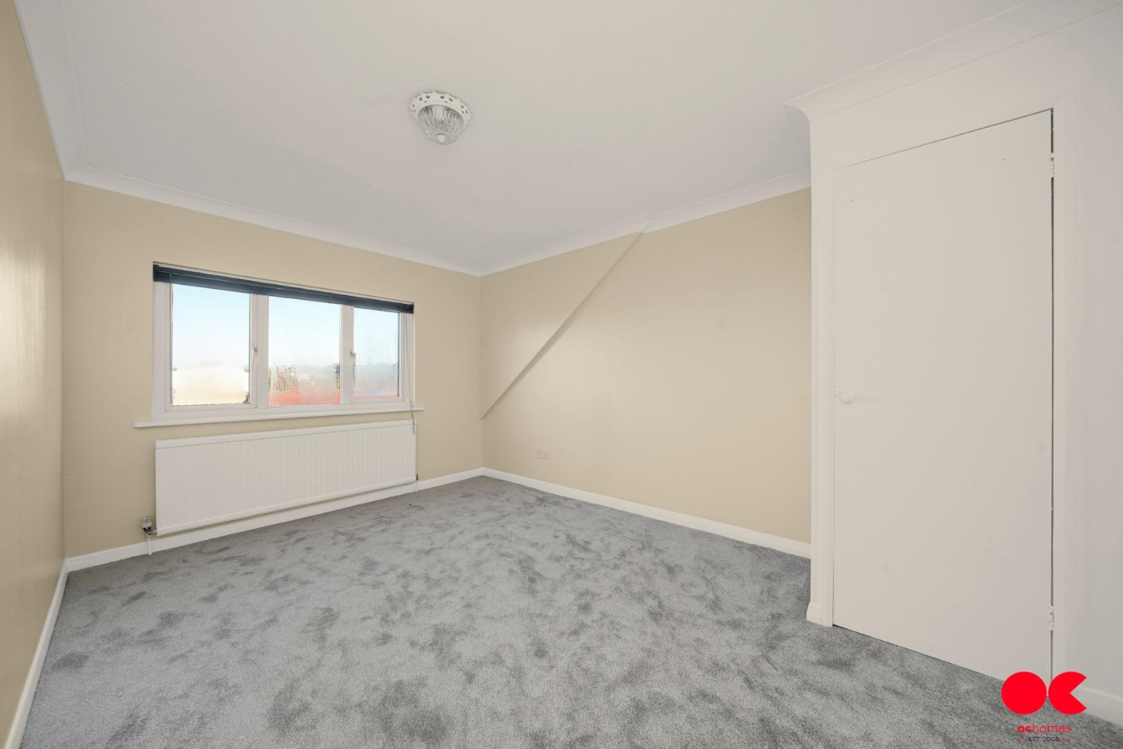 5 bed detached house for sale in Crow Lane, Romford  - Property Image 6