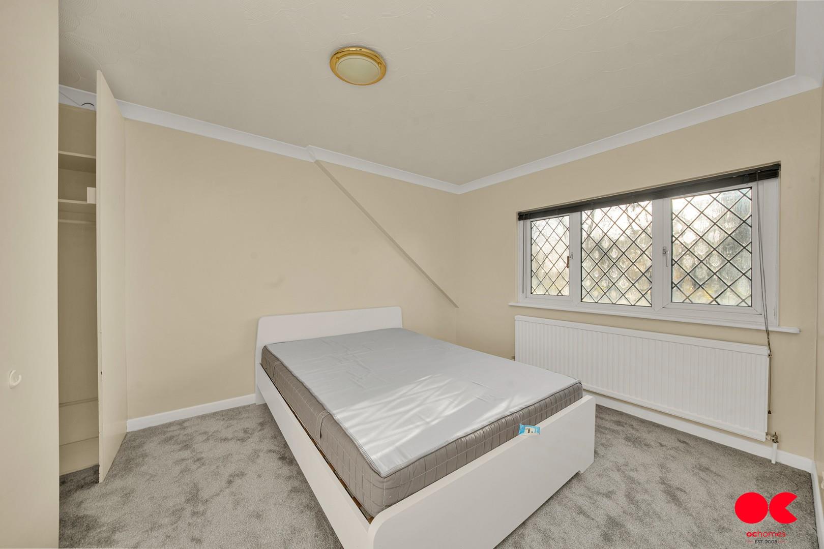 5 bed detached house for sale in Crow Lane, Romford  - Property Image 4