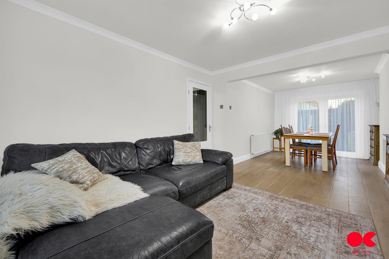 3 bed terraced house for sale in South Hall Drive, Rainham  - Property Image 12