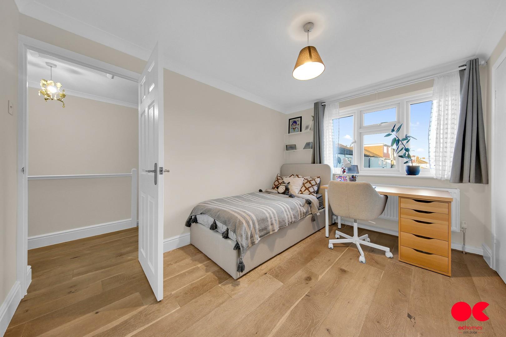 3 bed terraced house for sale in South Hall Drive, Rainham  - Property Image 22