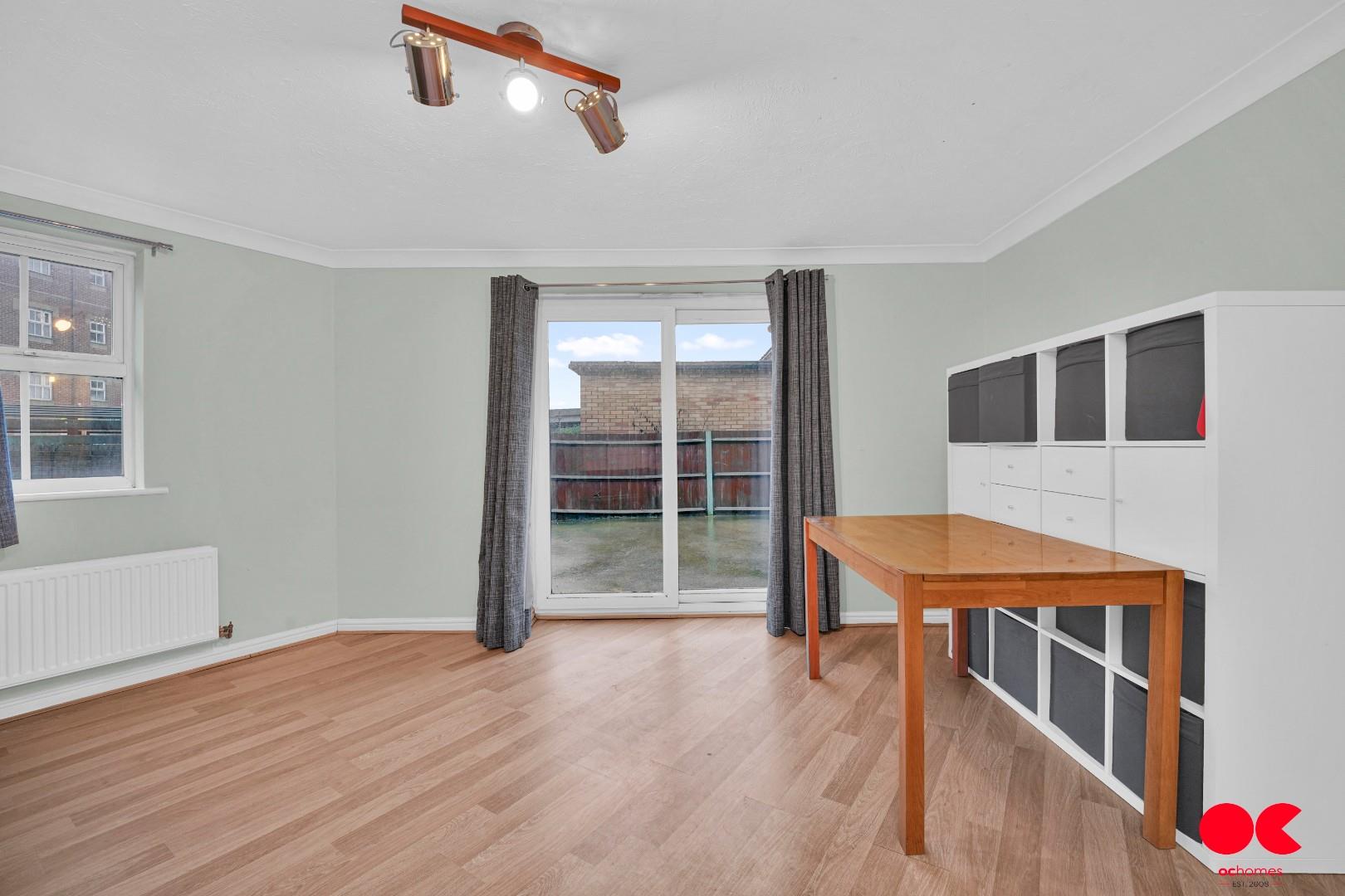 2 bed house to rent in Hyacinth Close, Ilford  - Property Image 7