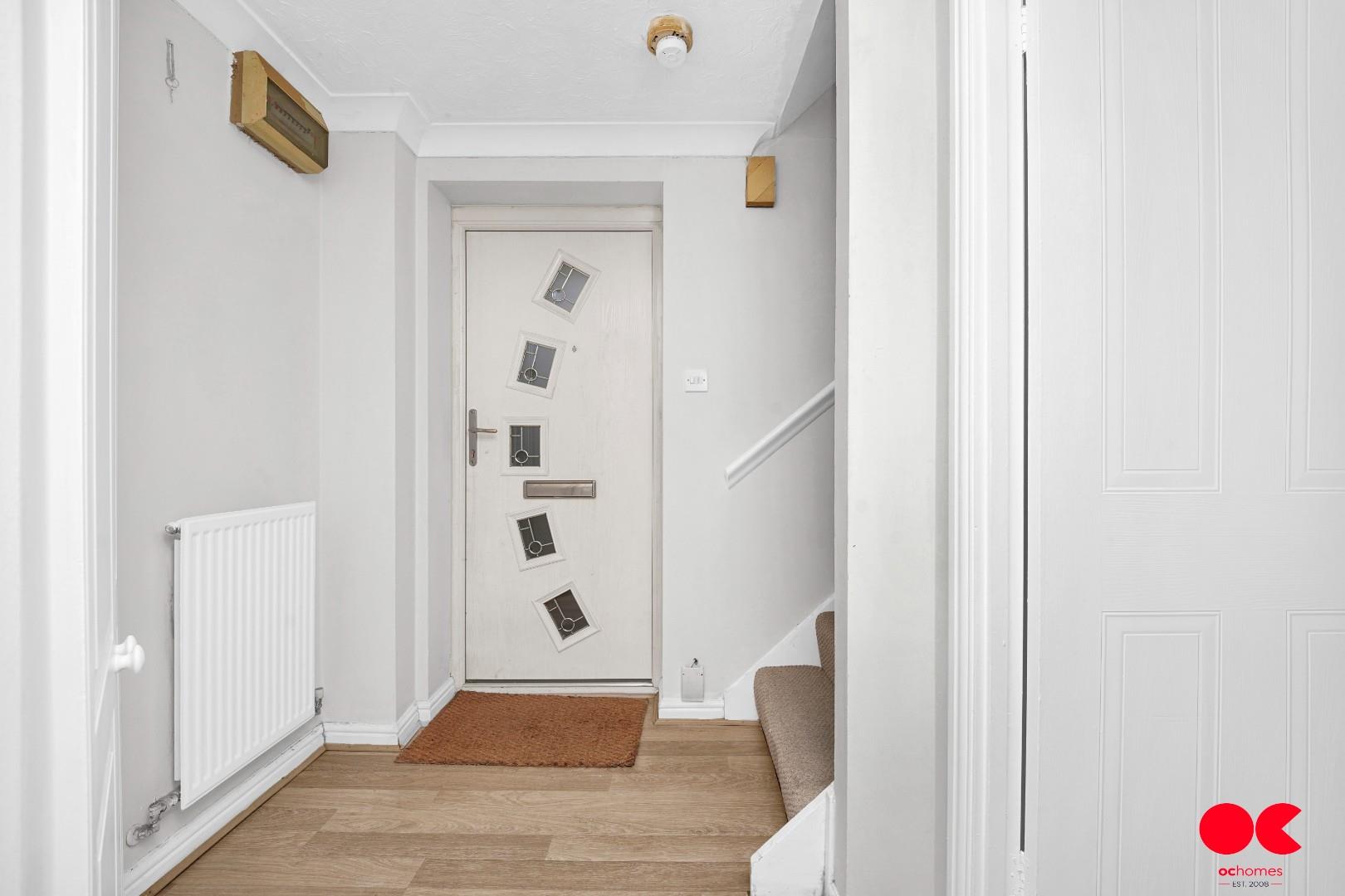 2 bed house to rent in Hyacinth Close, Ilford  - Property Image 13